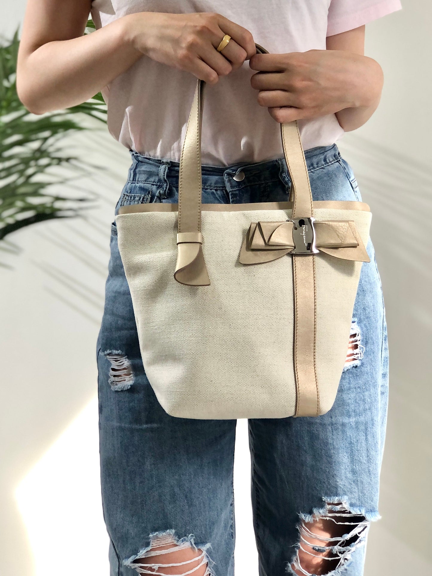Salvatore Ferragamo Vala Ribbon Canvas Handbag Totebag Beige Vintage Old gcyi7z