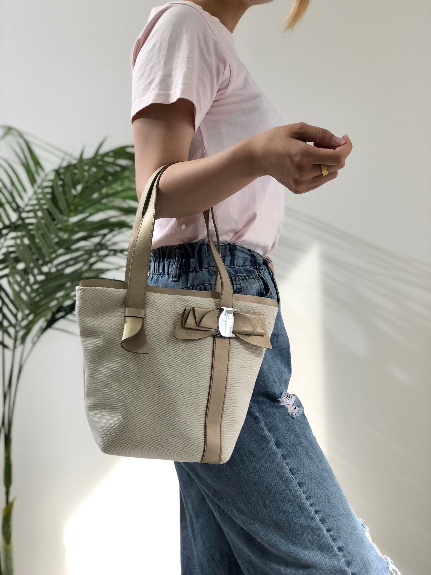 Salvatore Ferragamo Vala Ribbon Canvas Handbag Totebag Beige Vintage Old gcyi7z