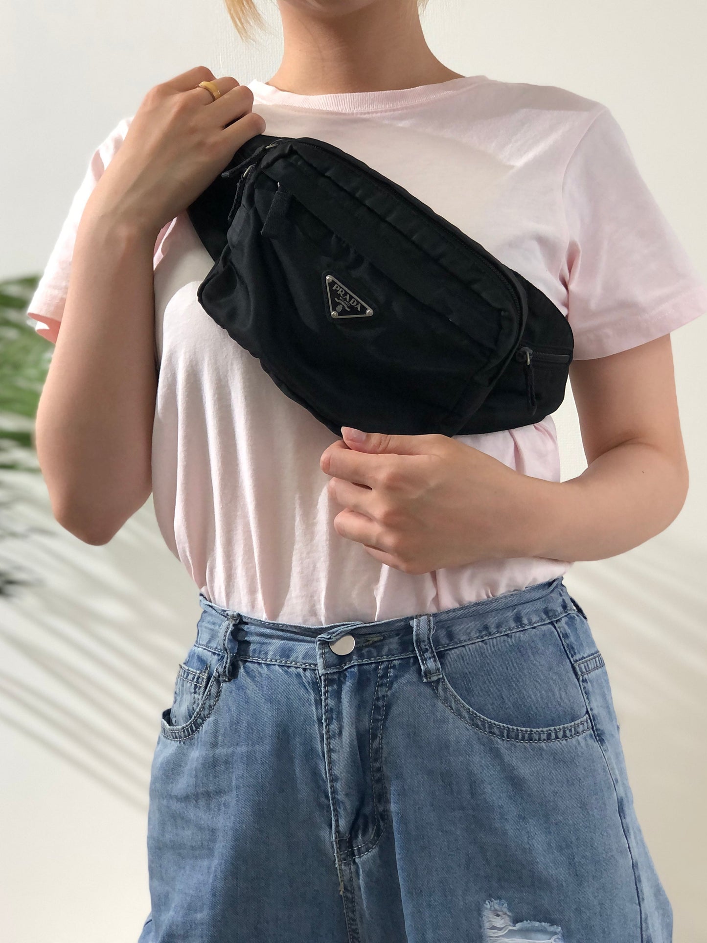PRADA Triangle Logo Nylon Belt bag Sling bag Black Vintage 4csne8