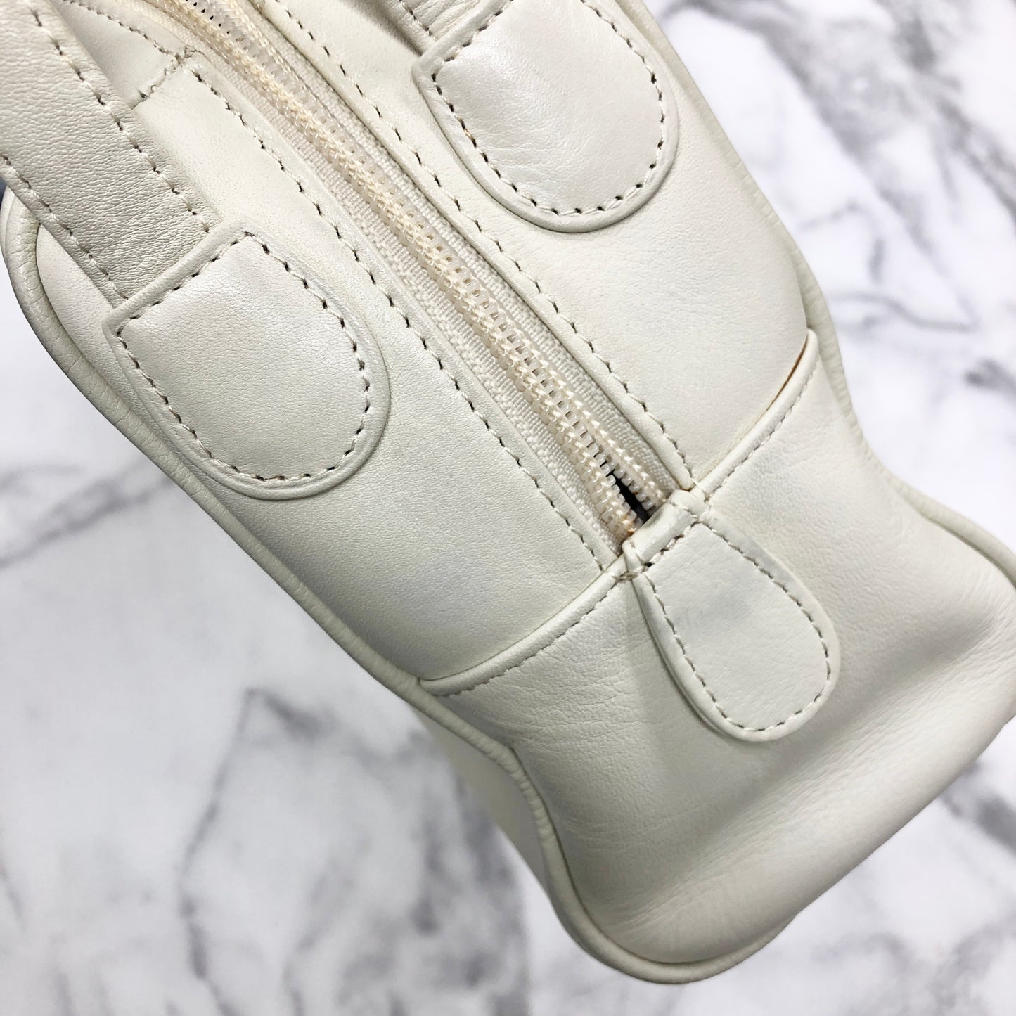 Christian Dior CD logo Leather handbag White Vintage jnzf2z