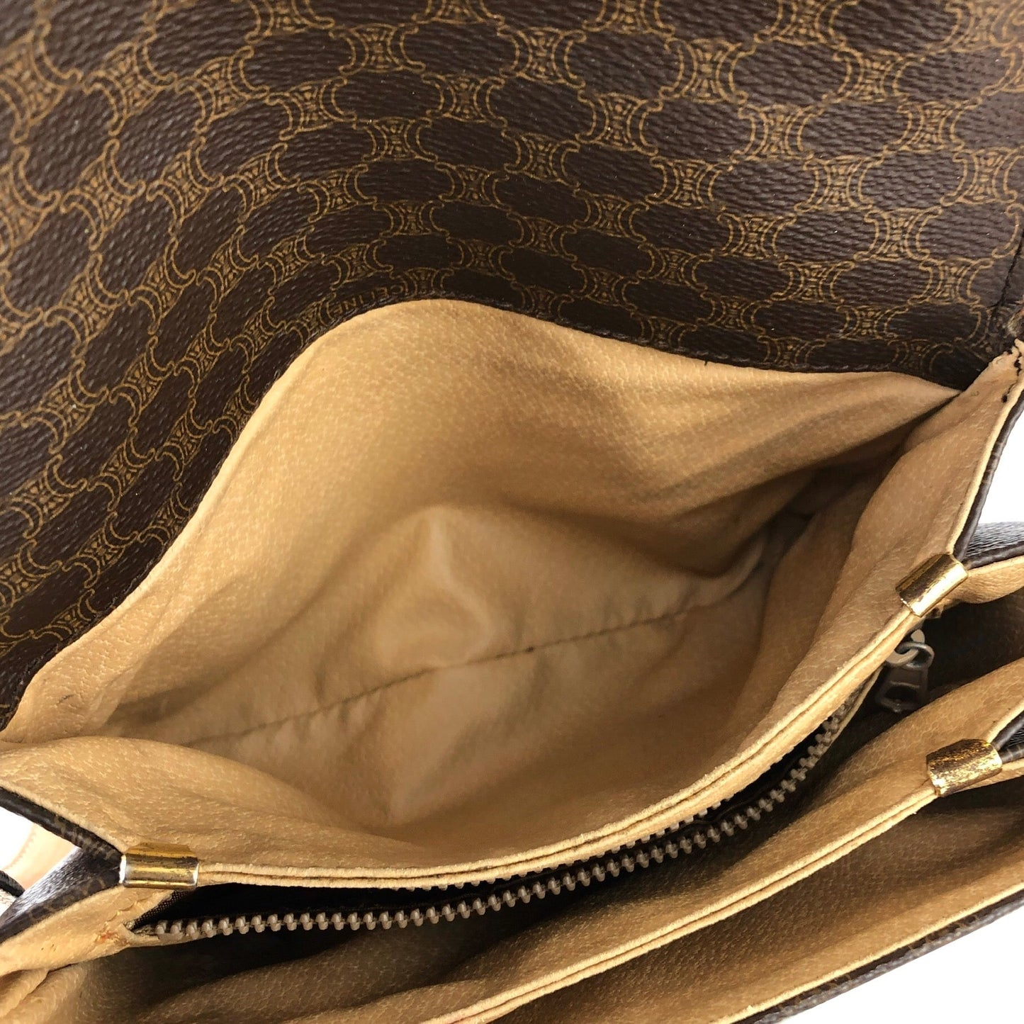 CELINE Macadam Blason Two-line Shoulder bag Brown Vintage Old Celine kzzf27