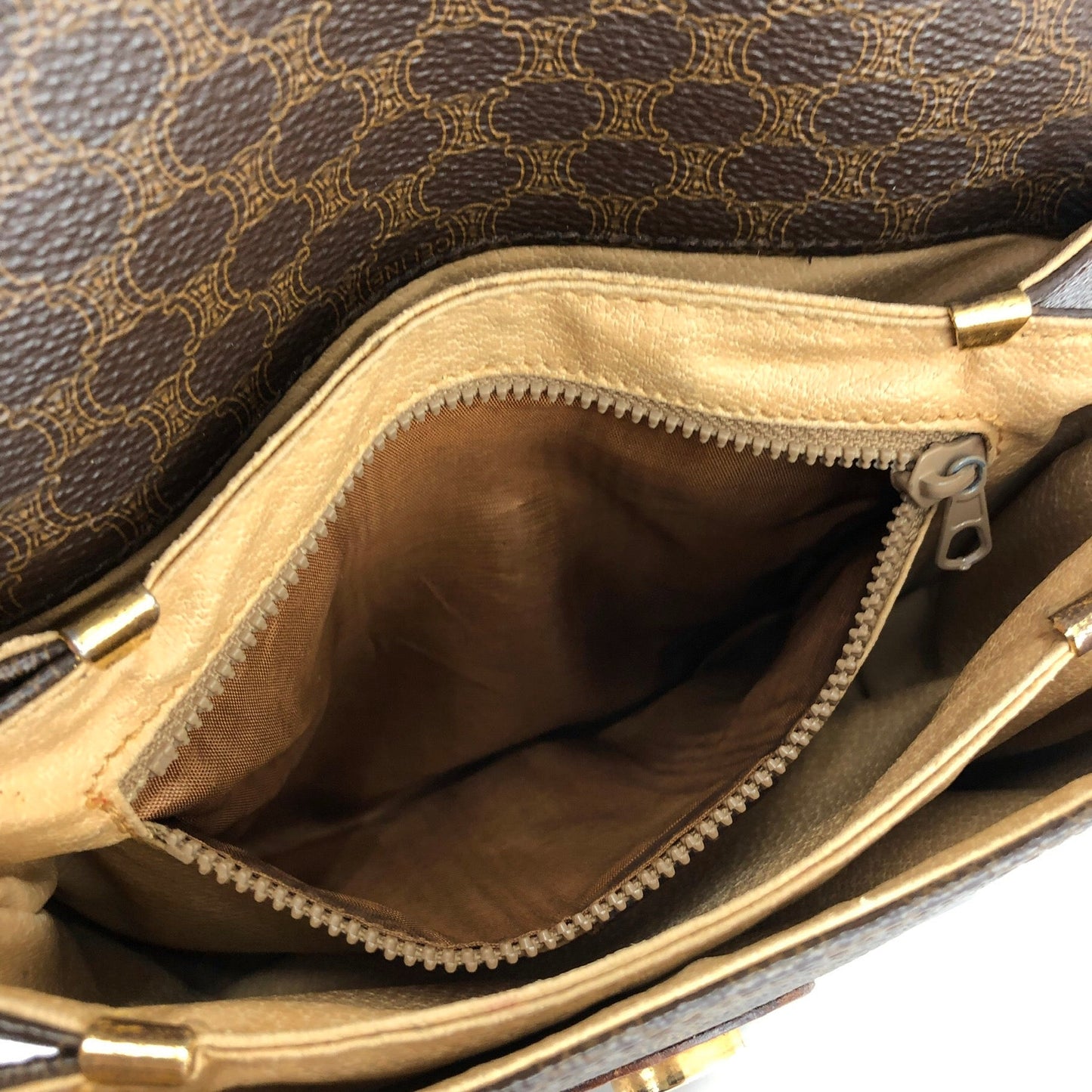 CELINE Macadam Blason Two-line Shoulder bag Brown Vintage Old Celine kzzf27