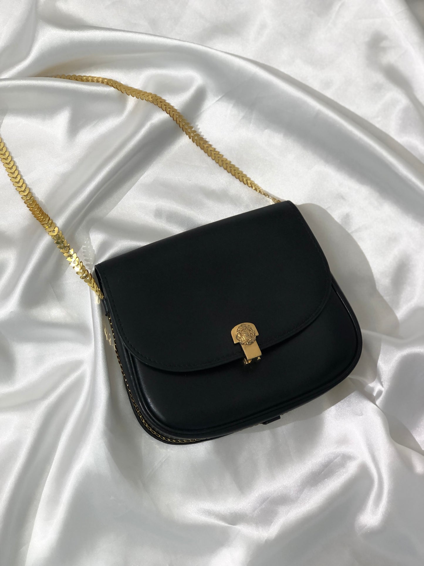CELINE Triomphe Emblem Chain Leather Crossbody Shoulder bag Black Vintage r36nr8