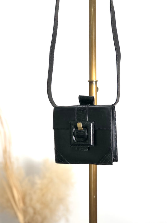 CELINE 前扣皮革肩背包 黑色復古 m4ezj3