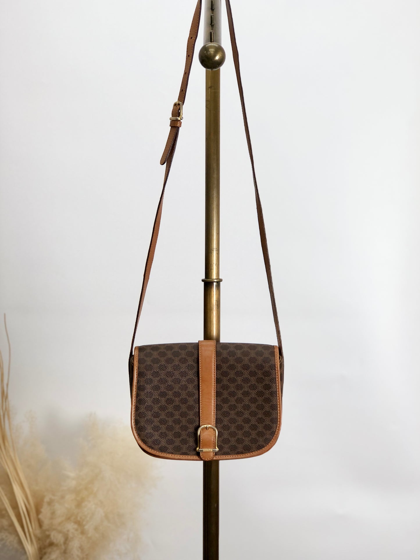 CELINE Macadam Front Buckle Crossbody Shoulder bag Brown Vintage t8ezp8