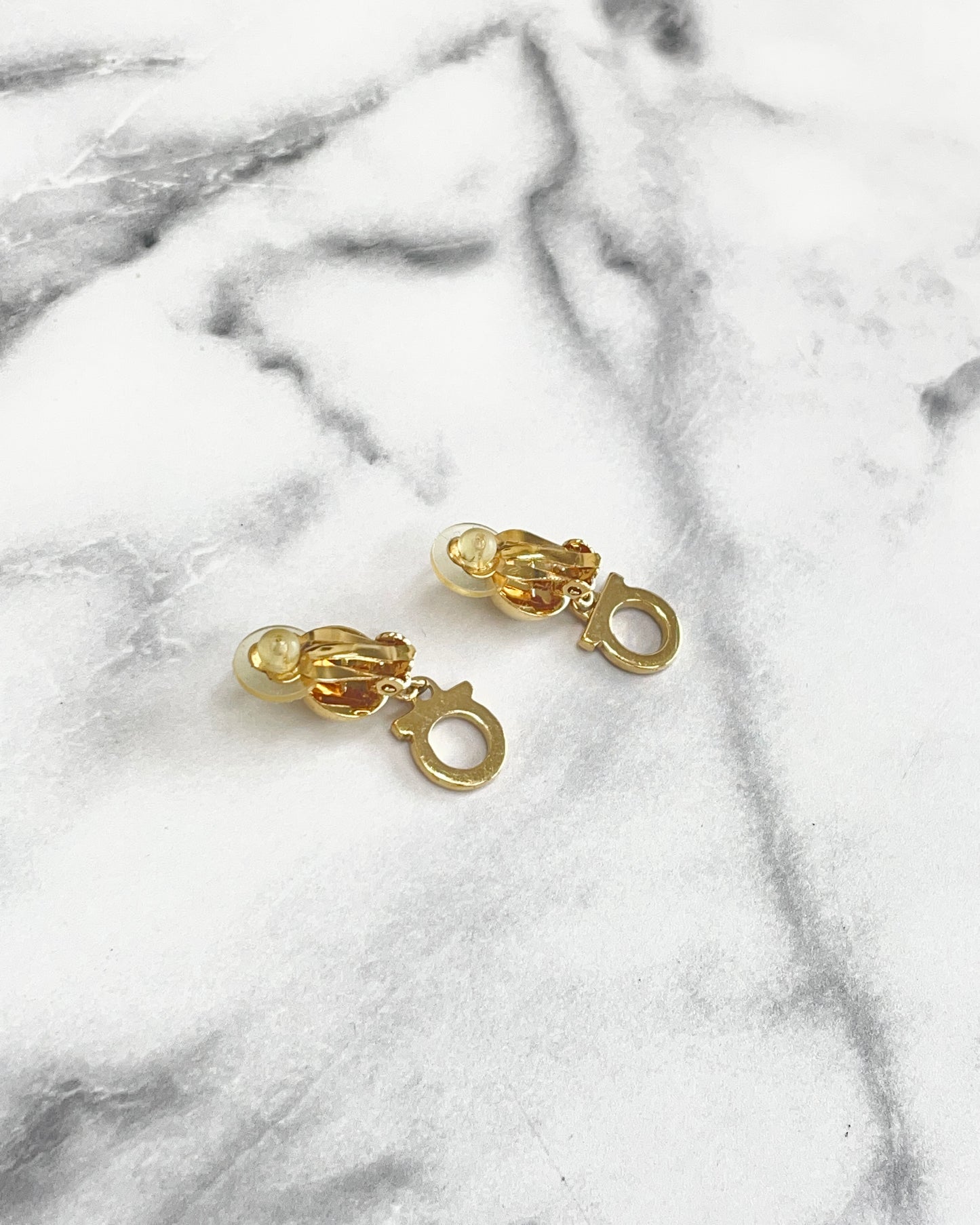 Salvatore Ferragamo Gancini Earrings Gold Vintage Old btjx7y