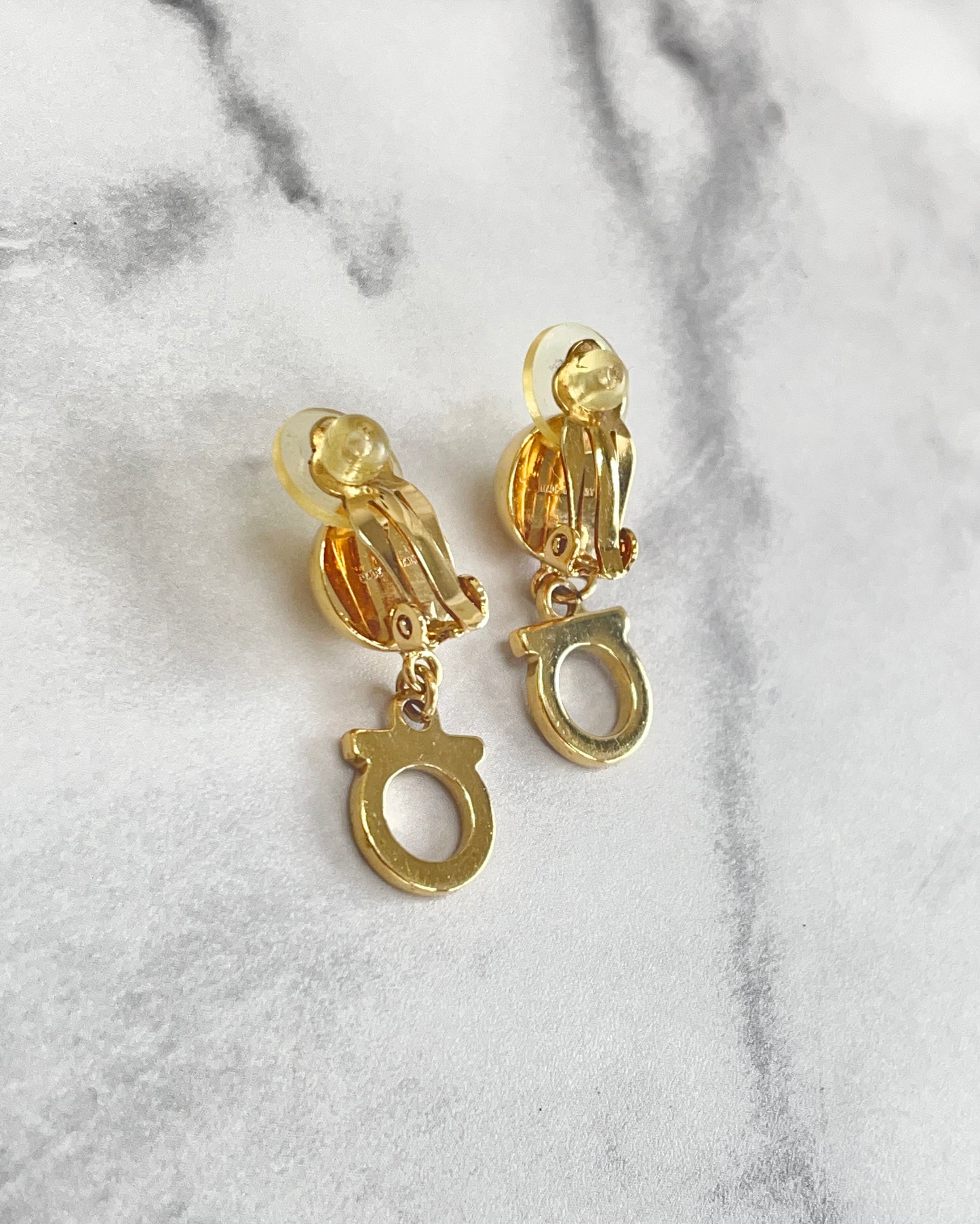 Salvatore Ferragamo Gancini Earrings Gold Vintage Old btjx7y