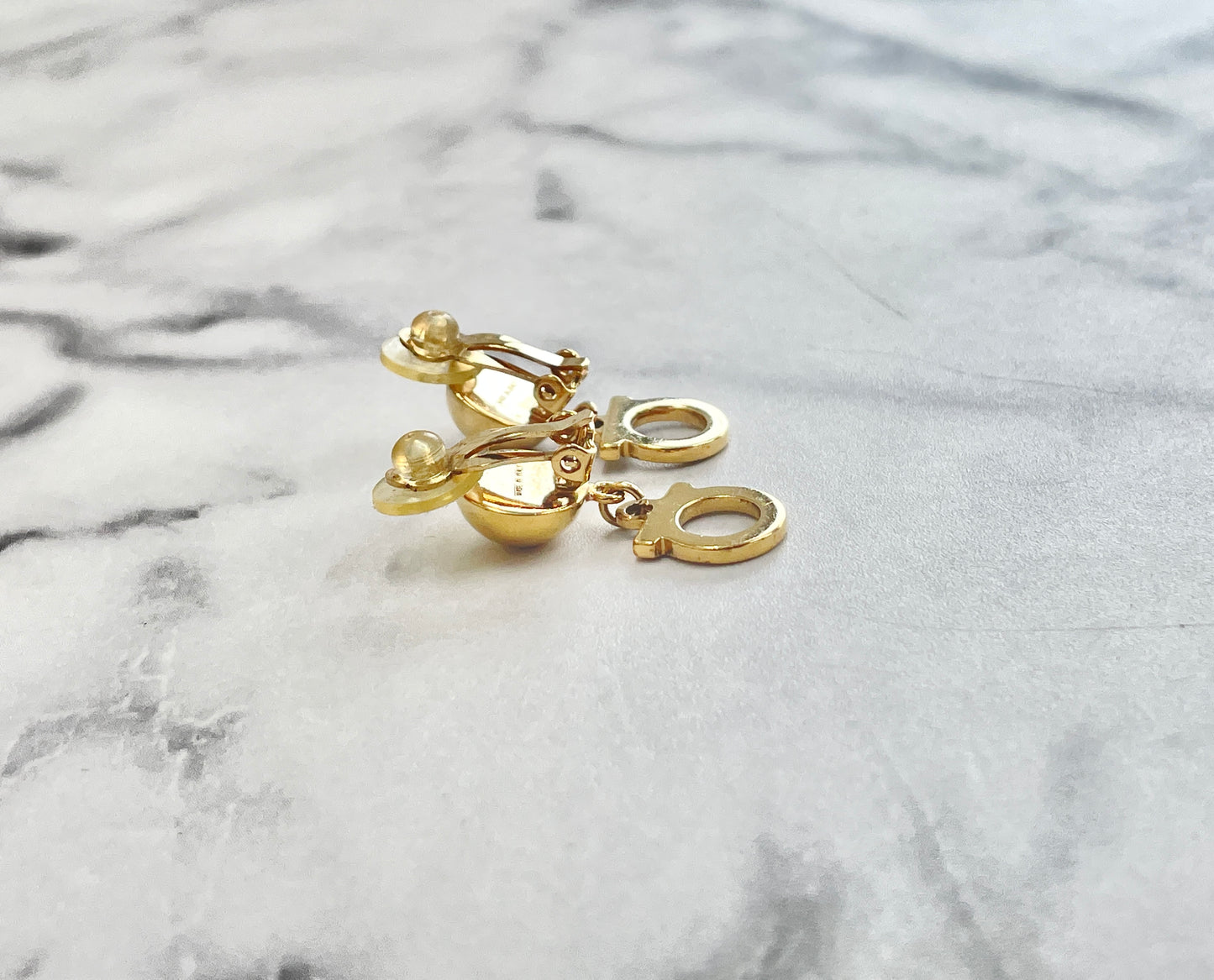 Salvatore Ferragamo Gancini Earrings Gold Vintage Old btjx7y