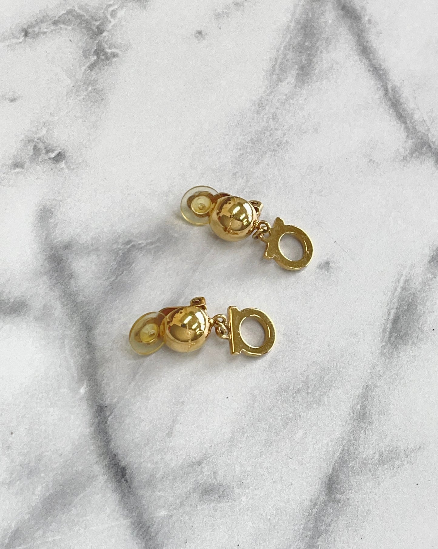Salvatore Ferragamo Gancini Earrings Gold Vintage Old btjx7y