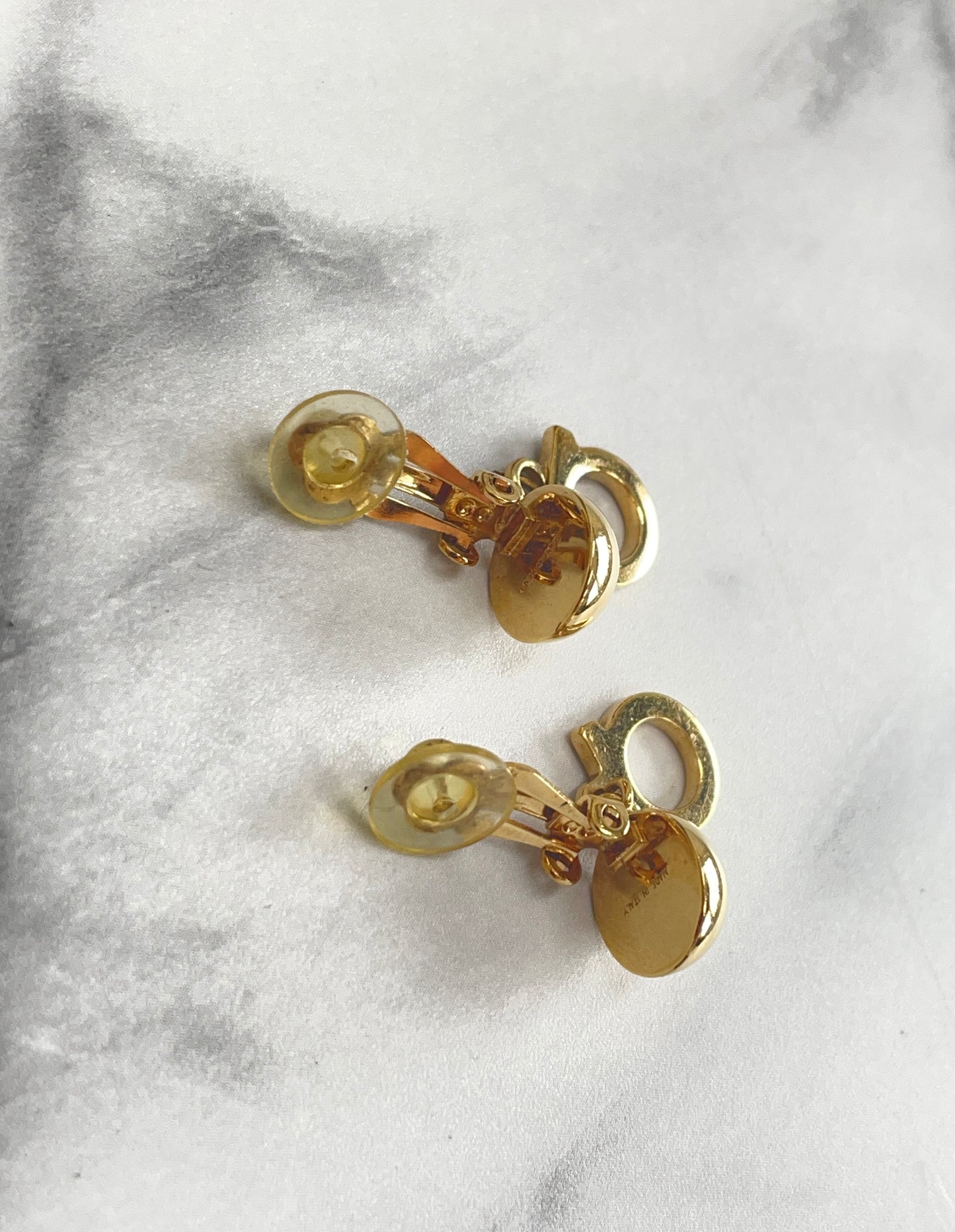 Salvatore Ferragamo Gancini Earrings Gold Vintage Old btjx7y