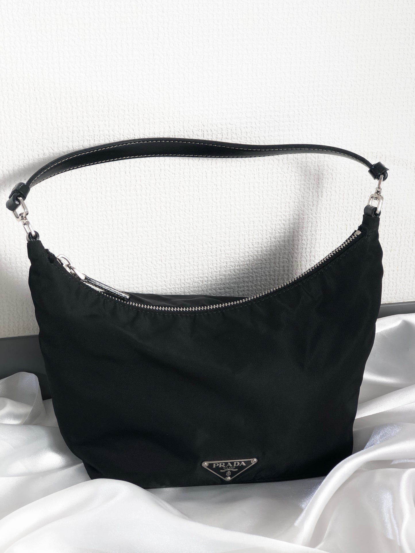 PRADA Triangle Logo Nylon Handbag Hobobag Black Vintage 4iznea