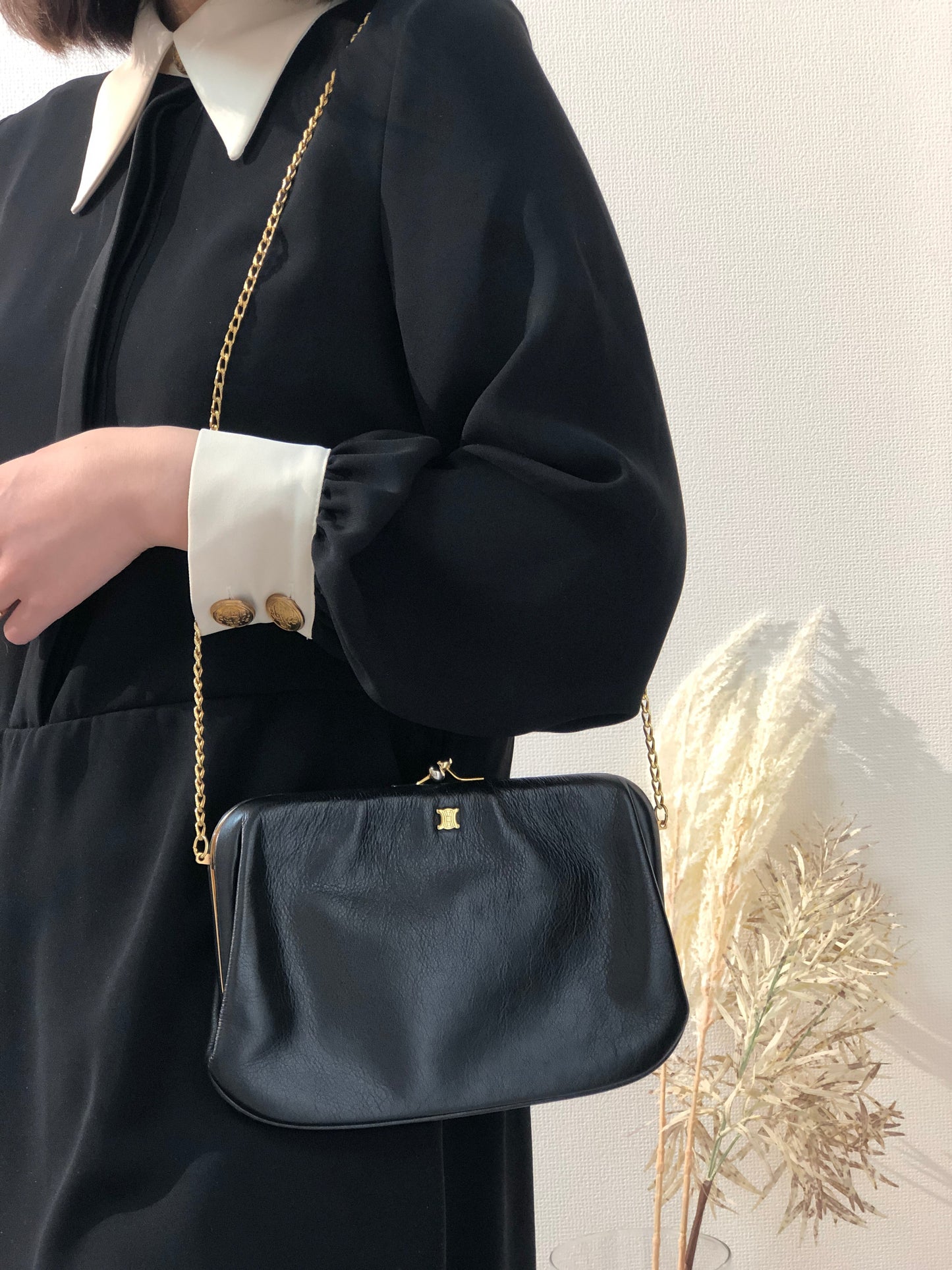 CELINE Shoulder bag Triomphe Clasp Black vintage Old Celine v4ach7