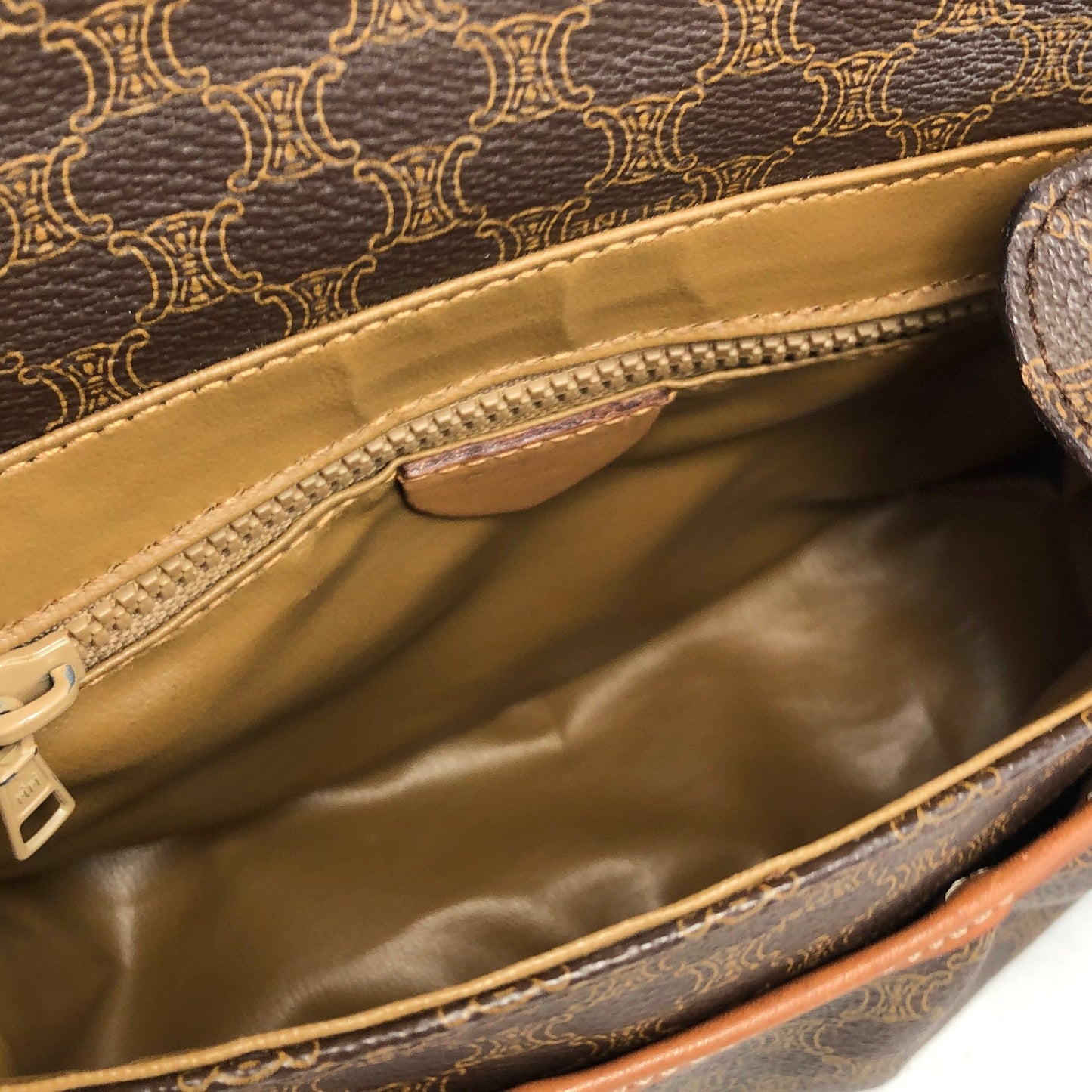 CELINE Blason Buckle Shirring Shoulder bag Brown Vintage Old CELINE gk6gfz