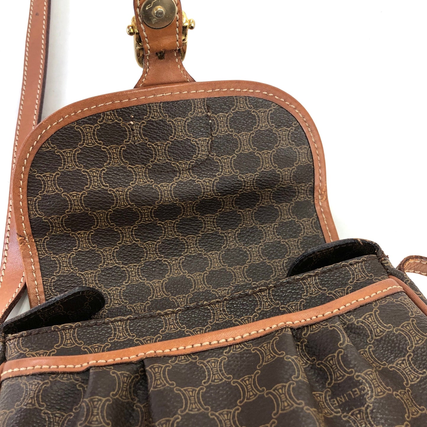 CELINE Blason Buckle Shirring Shoulder bag Brown Vintage Old CELINE gk6gfz