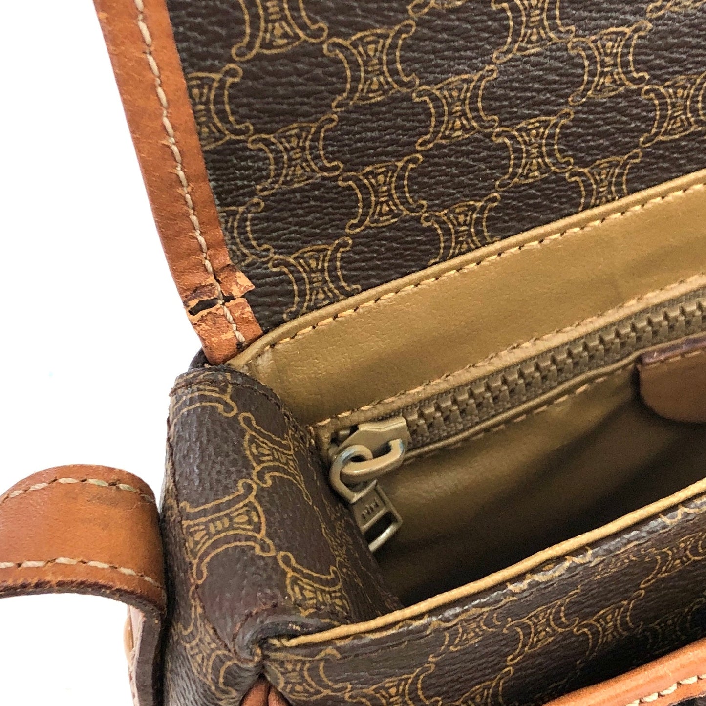 CELINE Blason Buckle Shirring Shoulder bag Brown Vintage Old CELINE gk6gfz