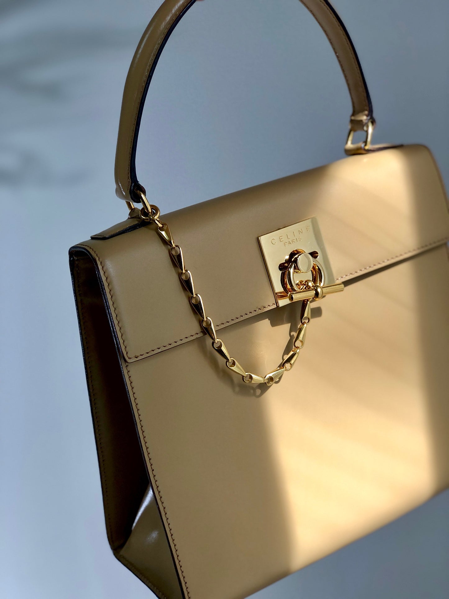 CELINE Toggle Clasp Chain Handbag Beige Vintage Old Celine mg644i