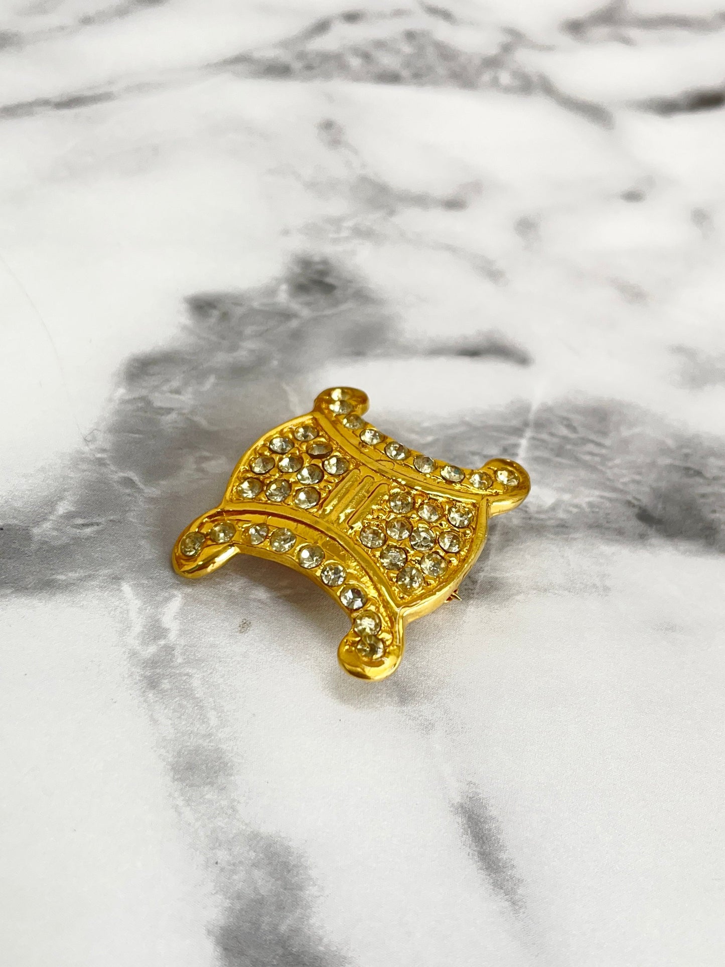 CELINE Triomphe Brooch Gold Vintage Old Celine bj32y2