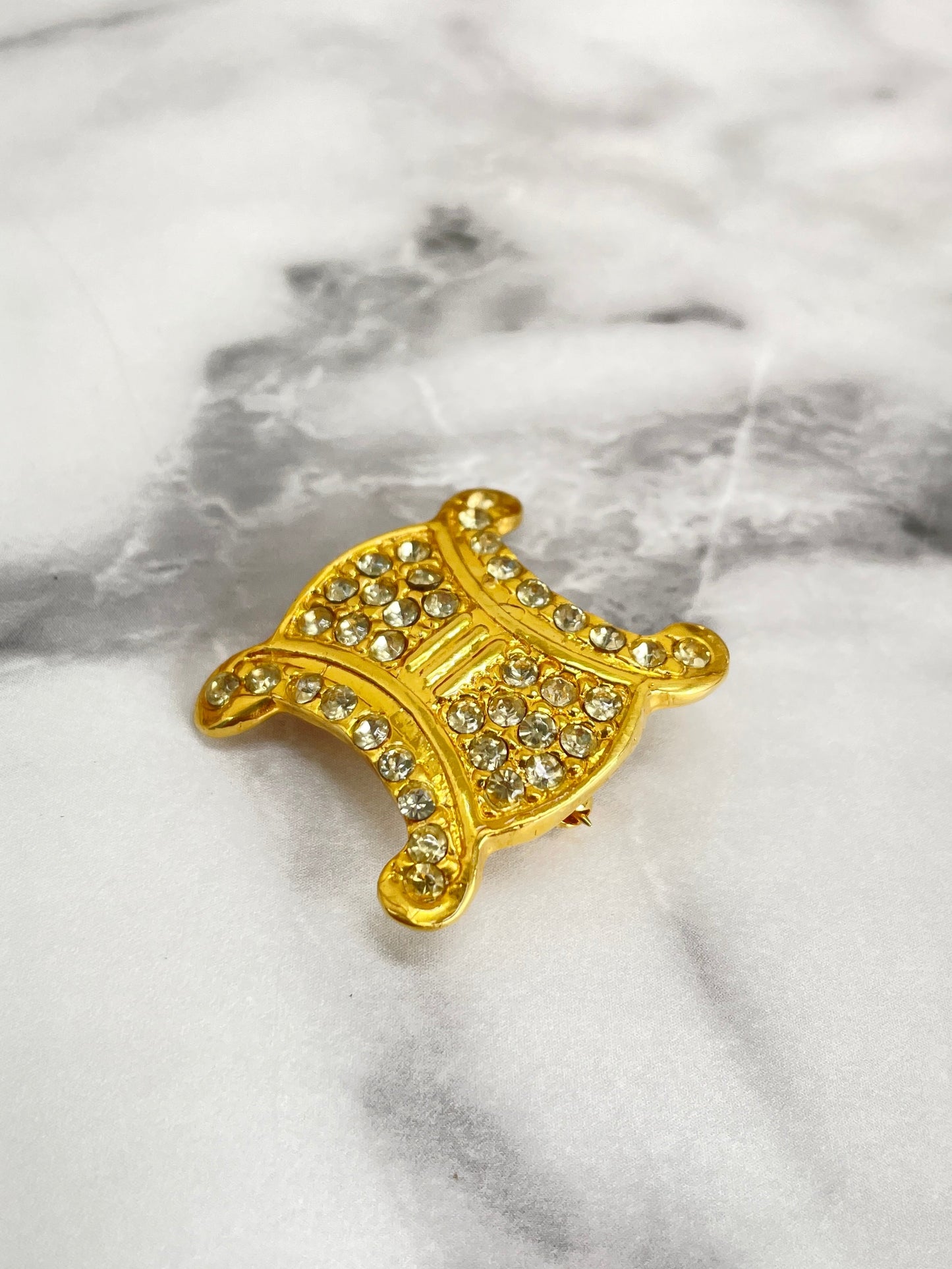 CELINE Triomphe Brooch Gold Vintage Old Celine bj32y2