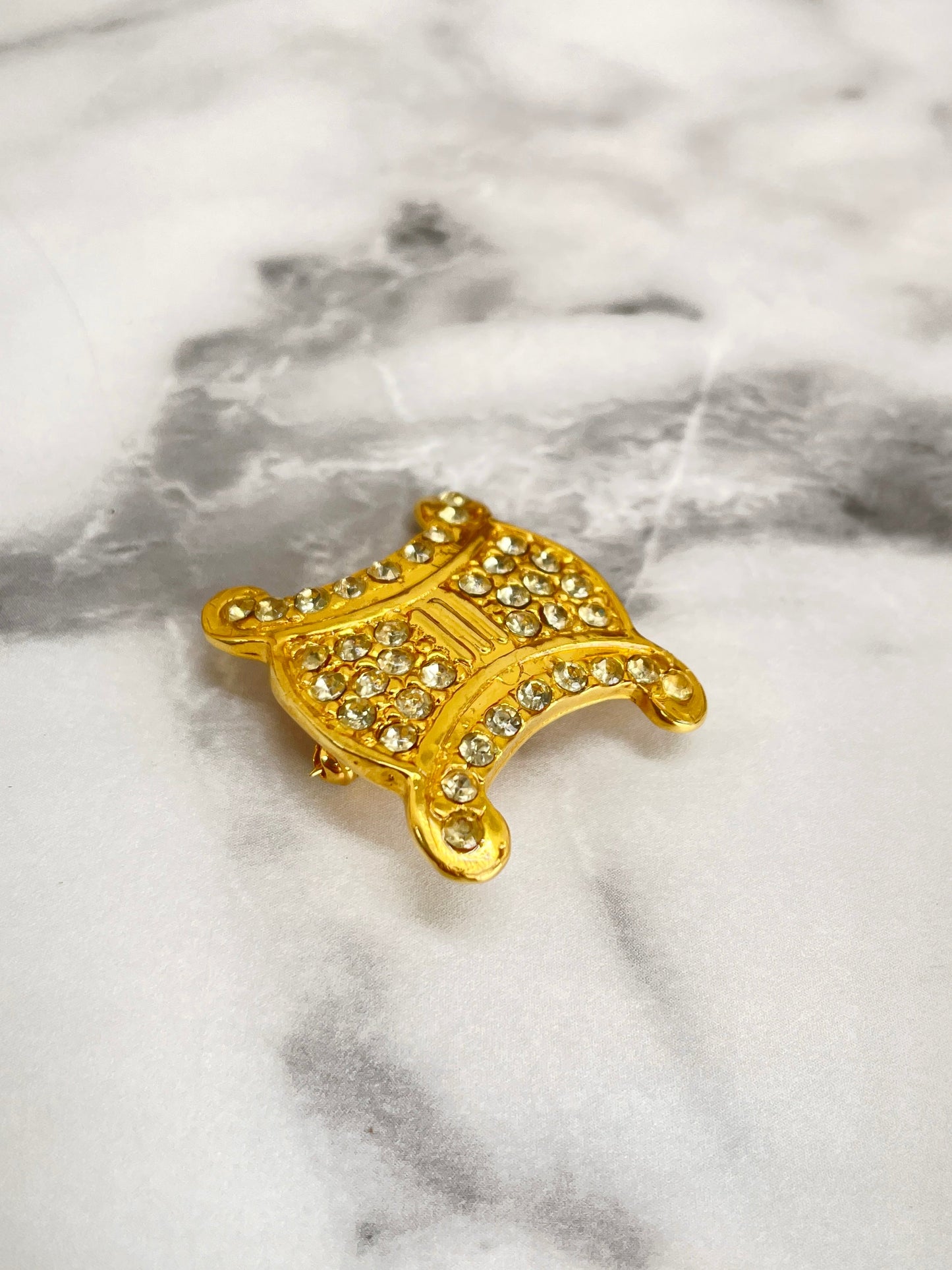 CELINE Triomphe Brooch Gold Vintage Old Celine bj32y2
