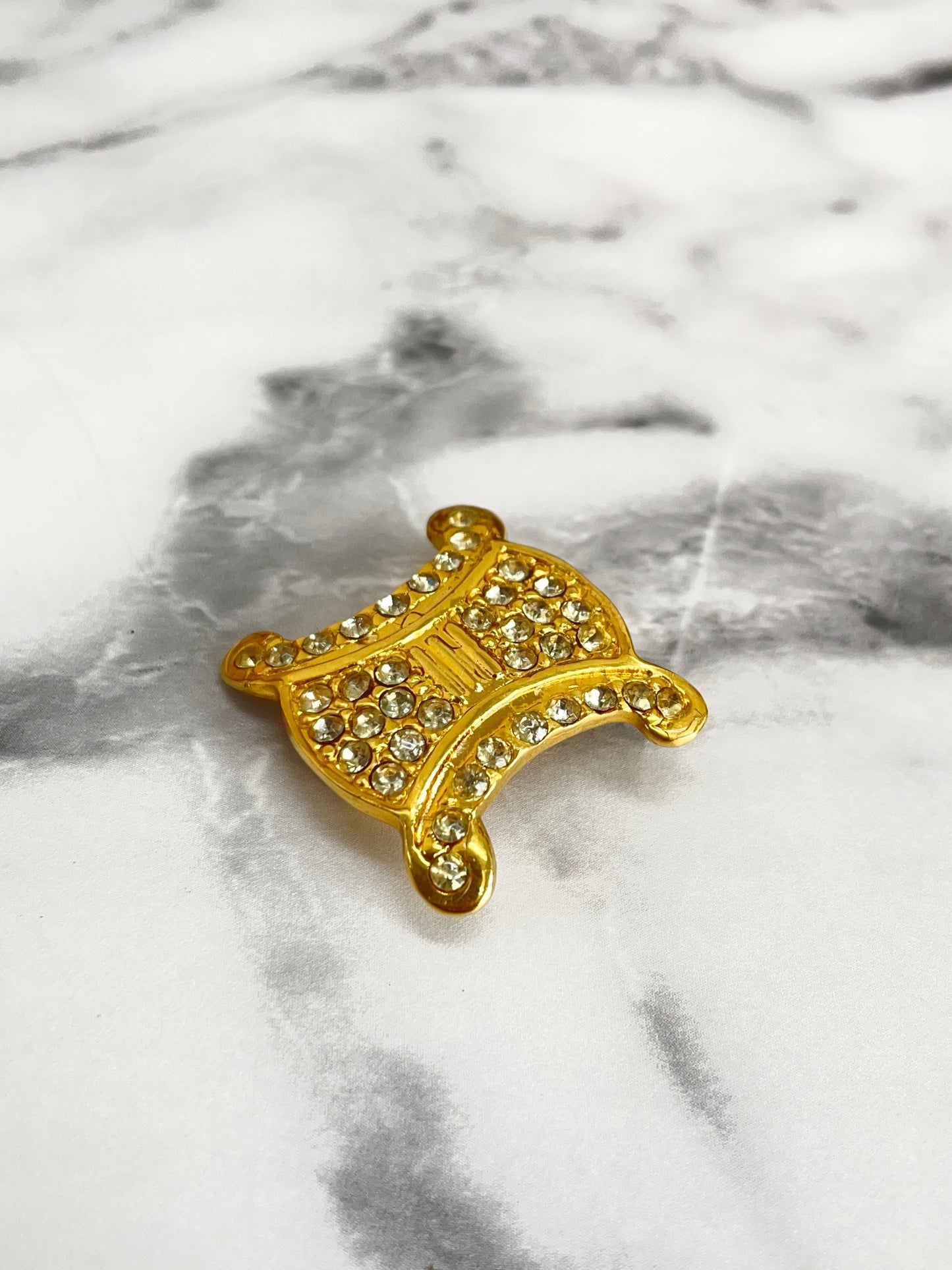 CELINE Triomphe Brooch Gold Vintage Old Celine bj32y2