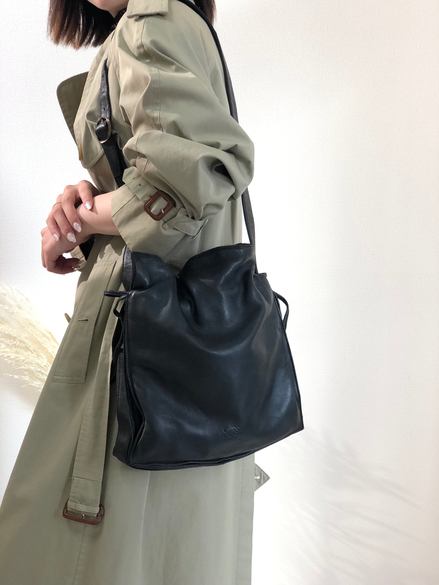 LOEWE Anagram Logo Nappa Leather Drawstring Shoulder bag Black Vintage Old xp5hpu