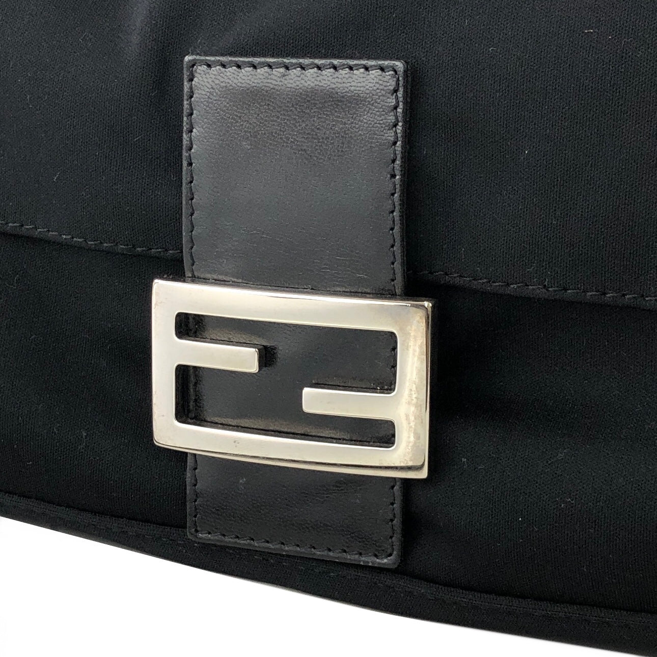 FENDI Mamma Baguette Nylon Handbag Shoulder bag Black Vintage 22vw8e