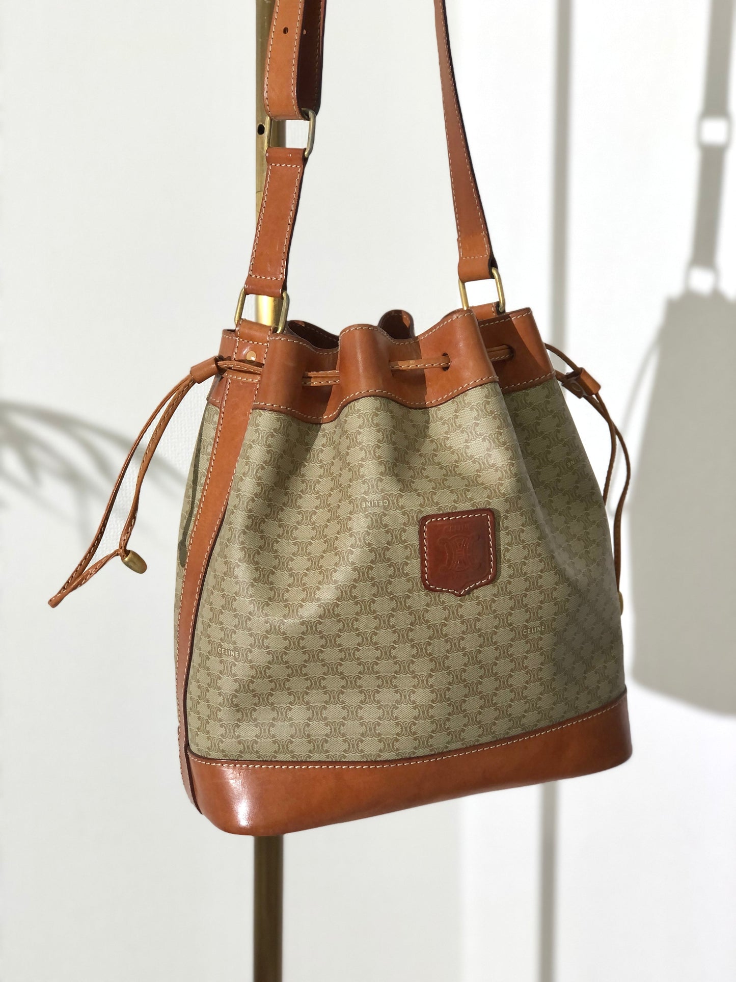 CELINE Macadam Blason Drawstring Bucket Shoulder bag Beige Vintage Old CELINE 8cumcm