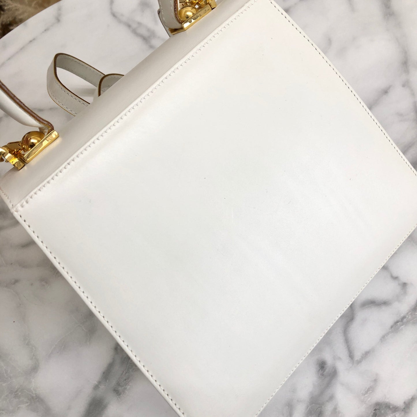 Salvatore Ferragamo Gancini Kelly Shoulderbag Handbag Leather White 4cas4n