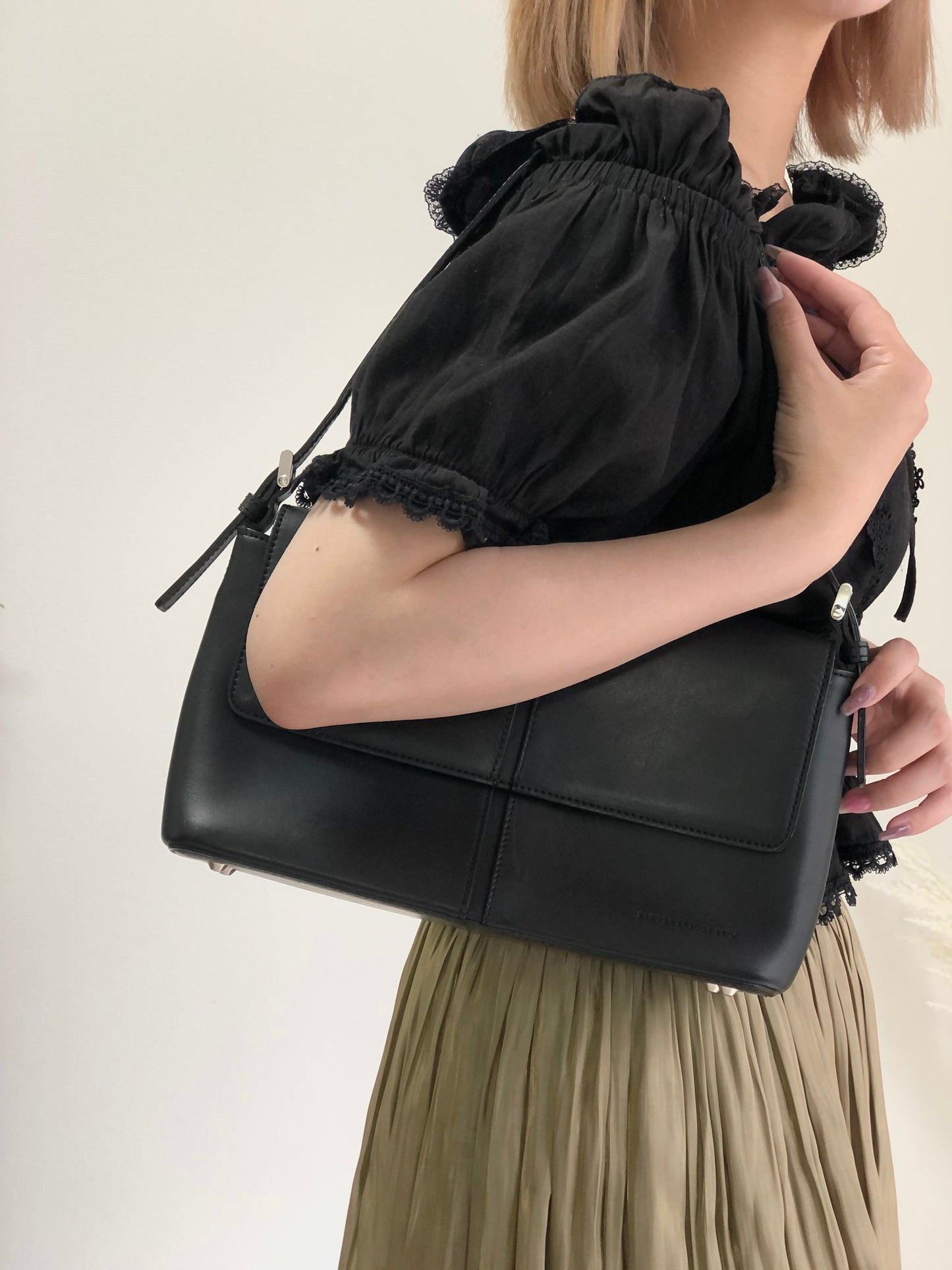 Burberrys Classic check Handbag Shoulder bag Black Vintage Old tsbz8h