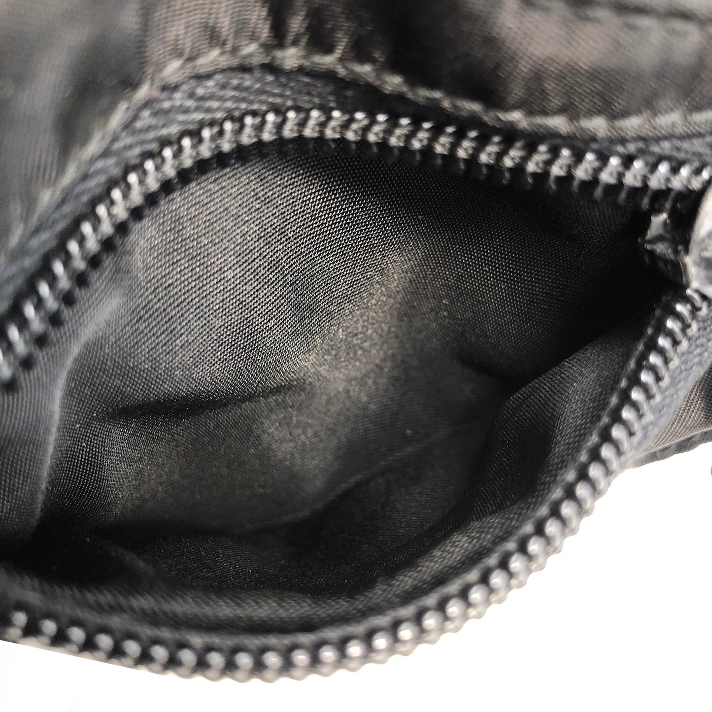 PRADA Triangle Logo Nylon Belt bag Sling bag Black Vintage 4csne8