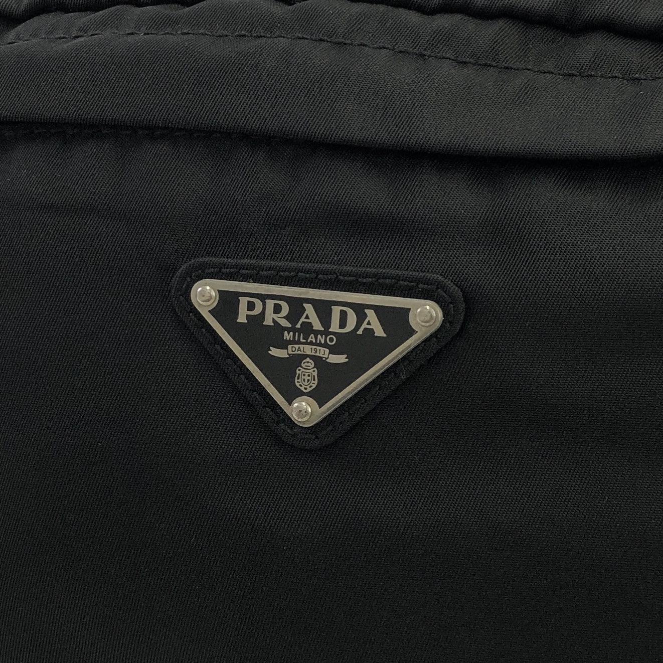 PRADA Triangle Logo Nylon Belt bag Sling bag Black Vintage 4csne8