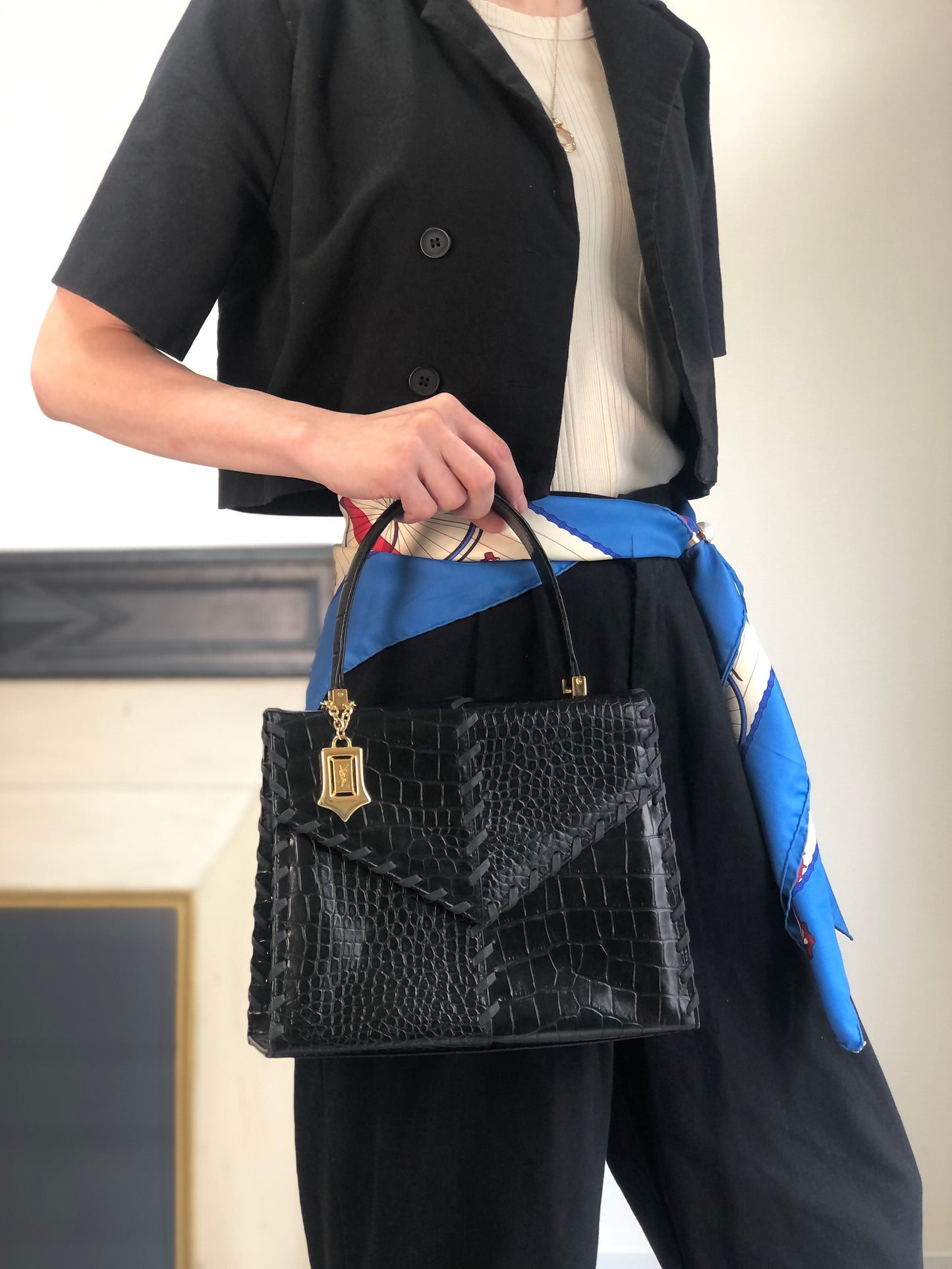 Yves Saint Laurent YSL Charm Handbag Black Vintage dxsc3k