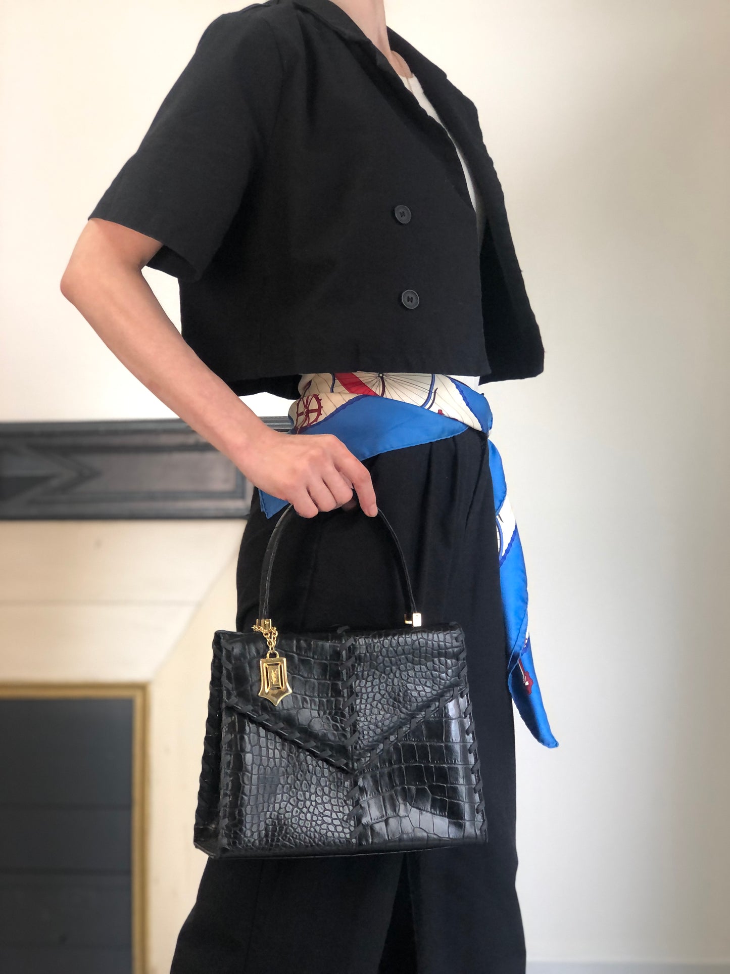Yves Saint Laurent YSL Charm Handbag Black Vintage dxsc3k