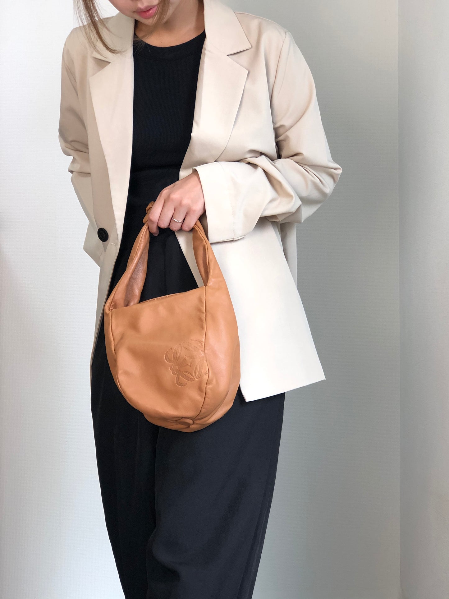 LOEWE Anagram Shoulder bag Hobobag Camel Vintage 6sxnri