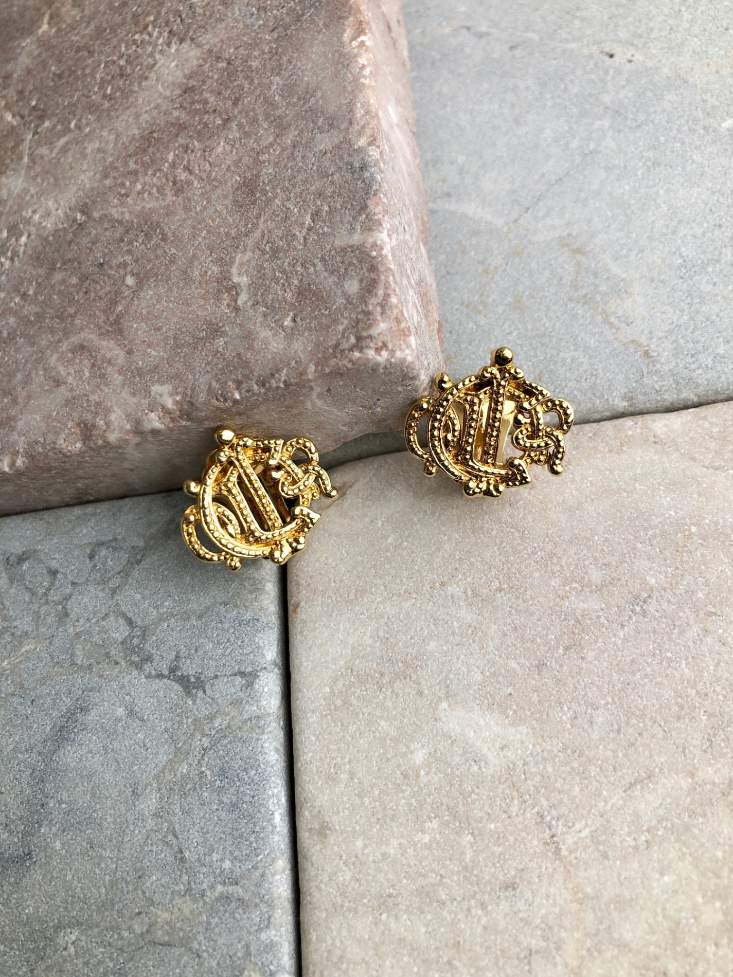 Christian Dior Emblem Motif Earrings Gold Vintage yjcpbb