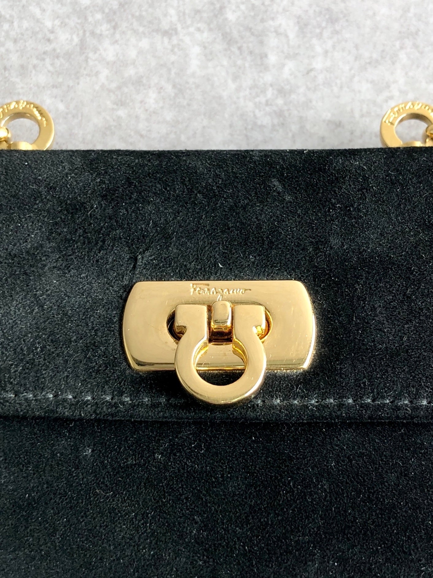 Salvatore Ferragamo Gancini Chain Shoulder bag Black Vintage 2vcp4r