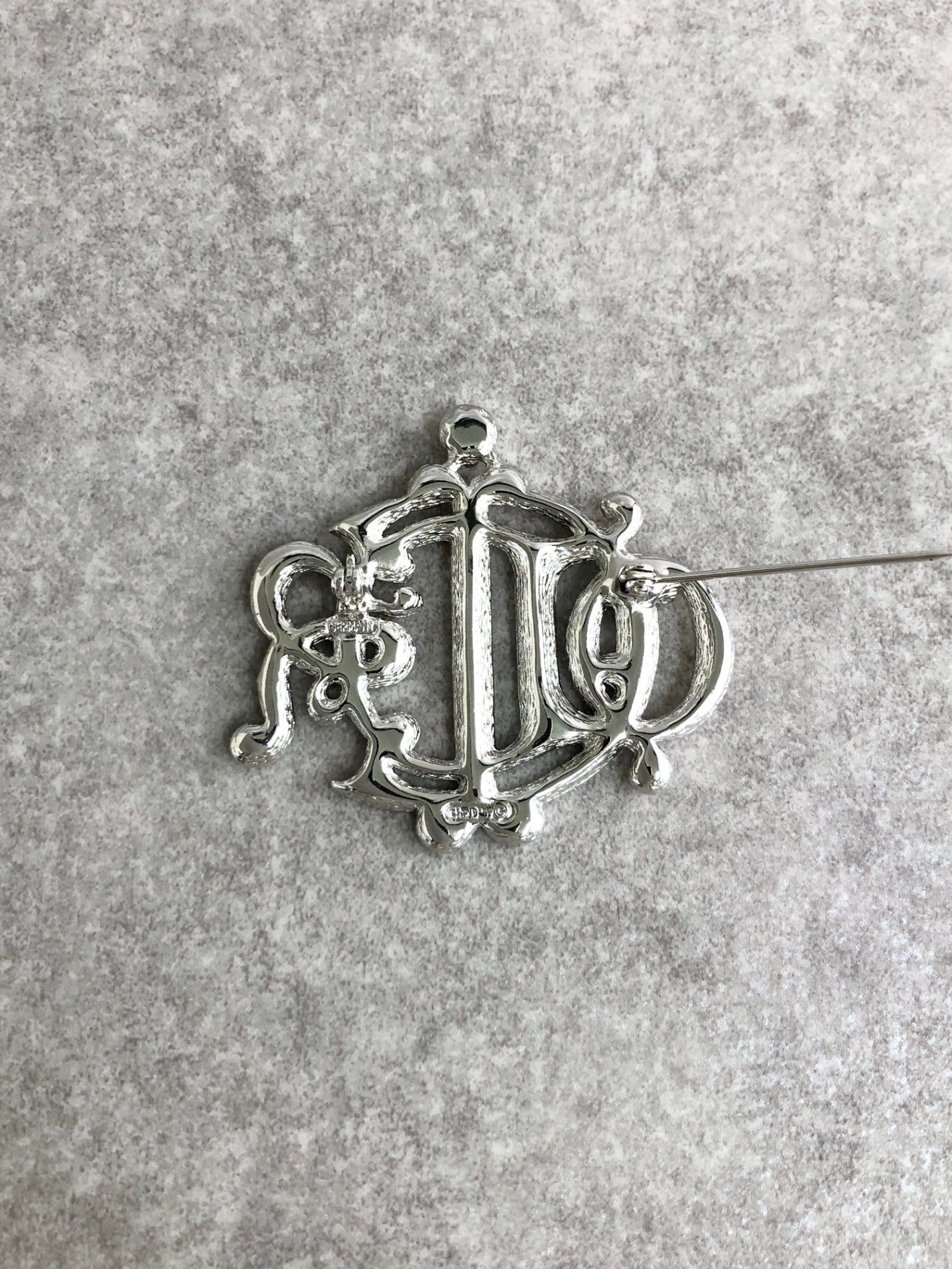 Christian Dior 徽章圖案水鑽胸針銀色復古 zymdsu