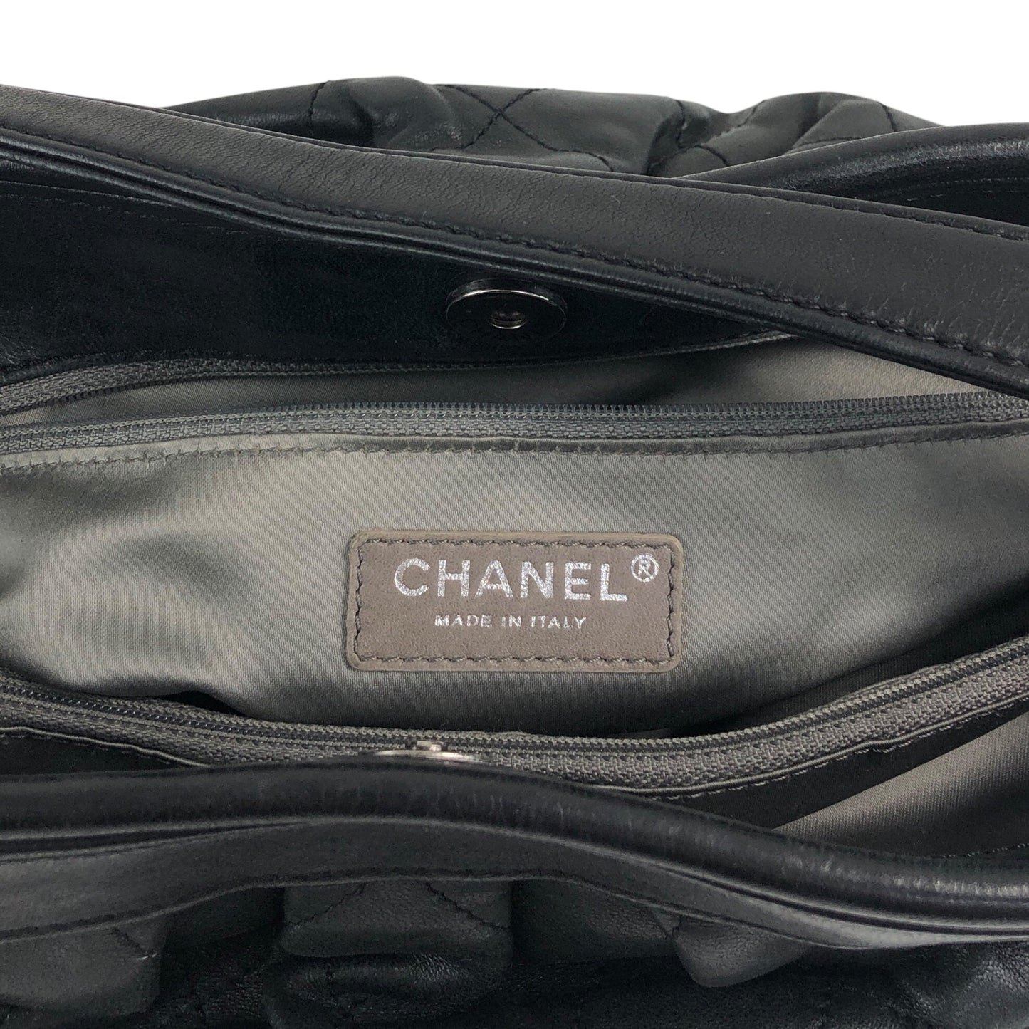 CHANEL Matelasse Logo Shoulder bag Black Vintage mwt523