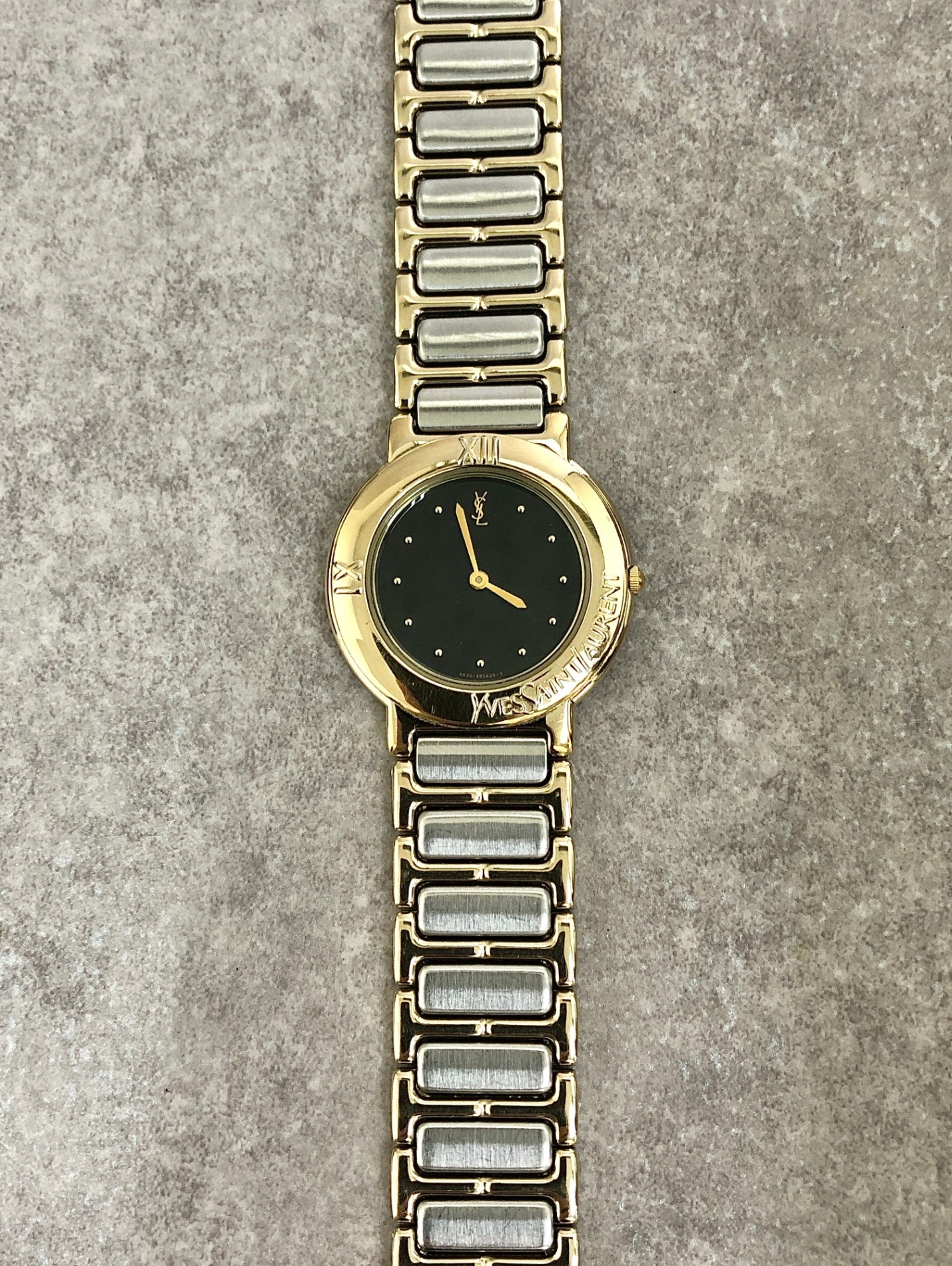 Yves Saint Laurent YSL Logo Quartz Watch Silver×Gold 4620-E60657Y Vintage 6iv5j7