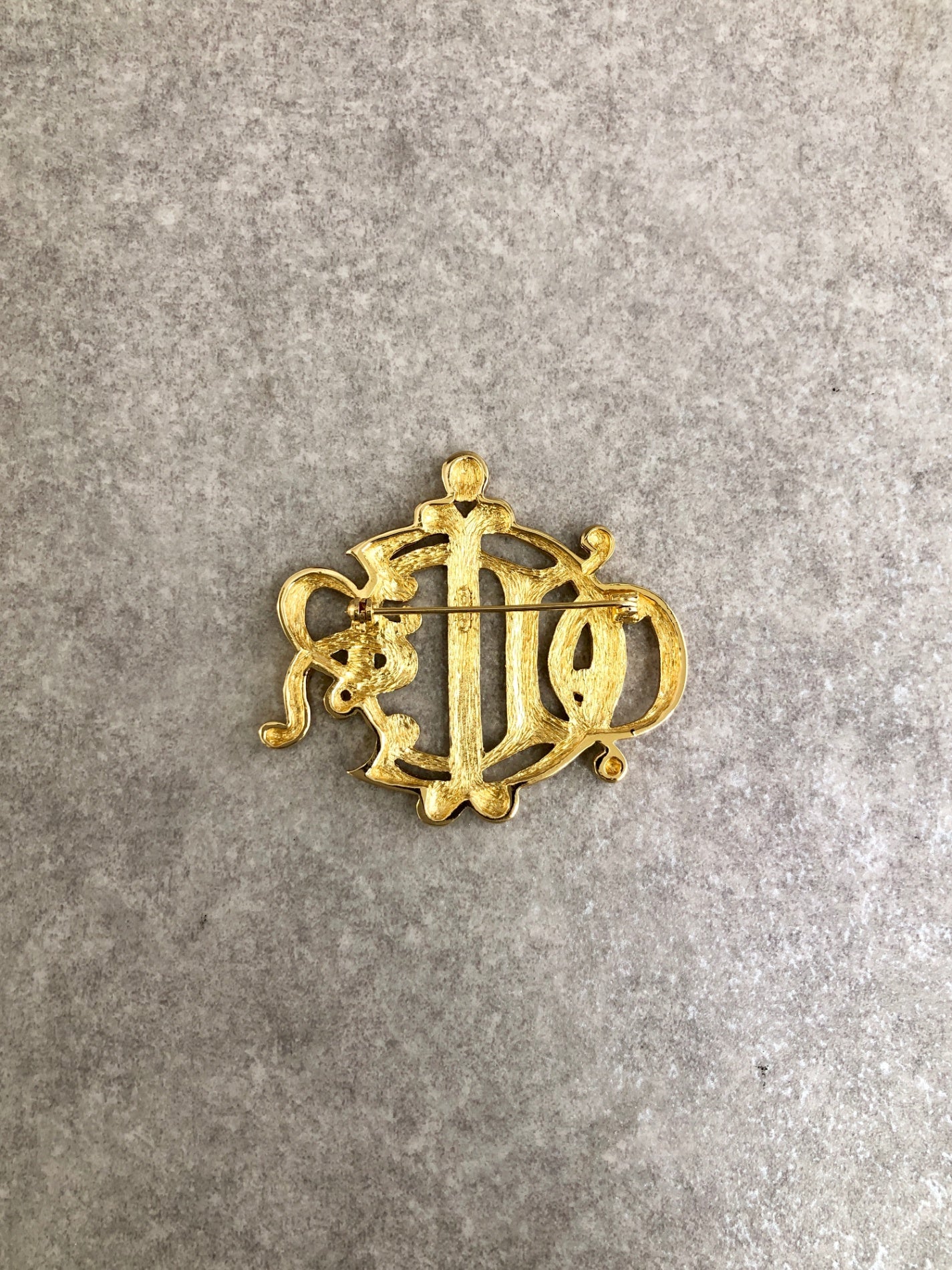 Christian Dior Emblem Brooch Gold Vintage ypzmza