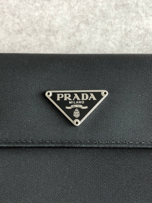 PRADA Triangle Logo Trifold Wallet Black Vintage vyy3iv
