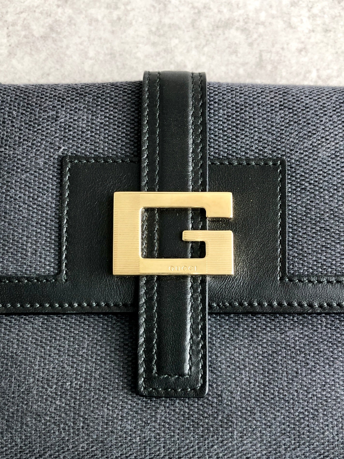 GUCCI 標誌折疊錢包 黑色 復古 254tg8