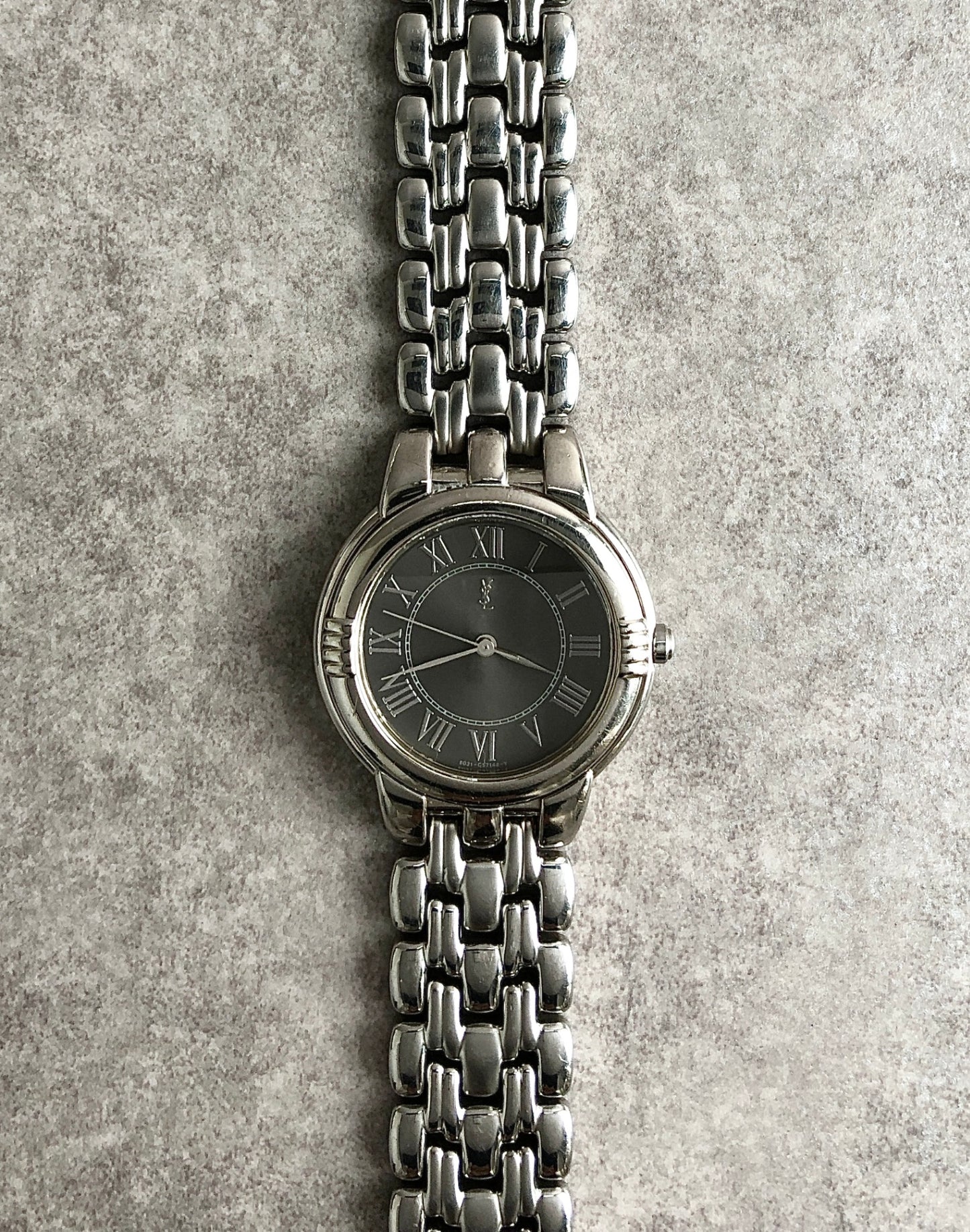 Yves Saint Laurent YSL Logo Quartz Watch Silver 6031-G11680 Vintage nkprwd