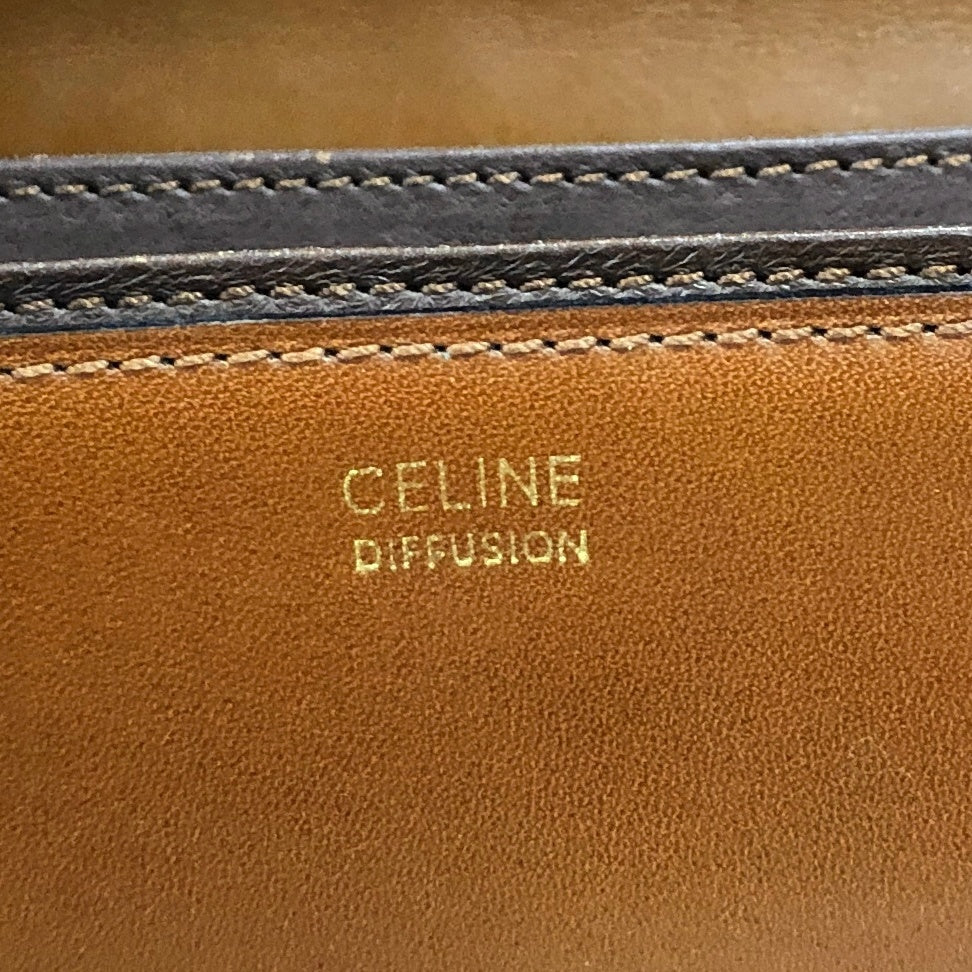 CELINE Emblem Motif Shoulder bag Camel Vintage 4zs7bs