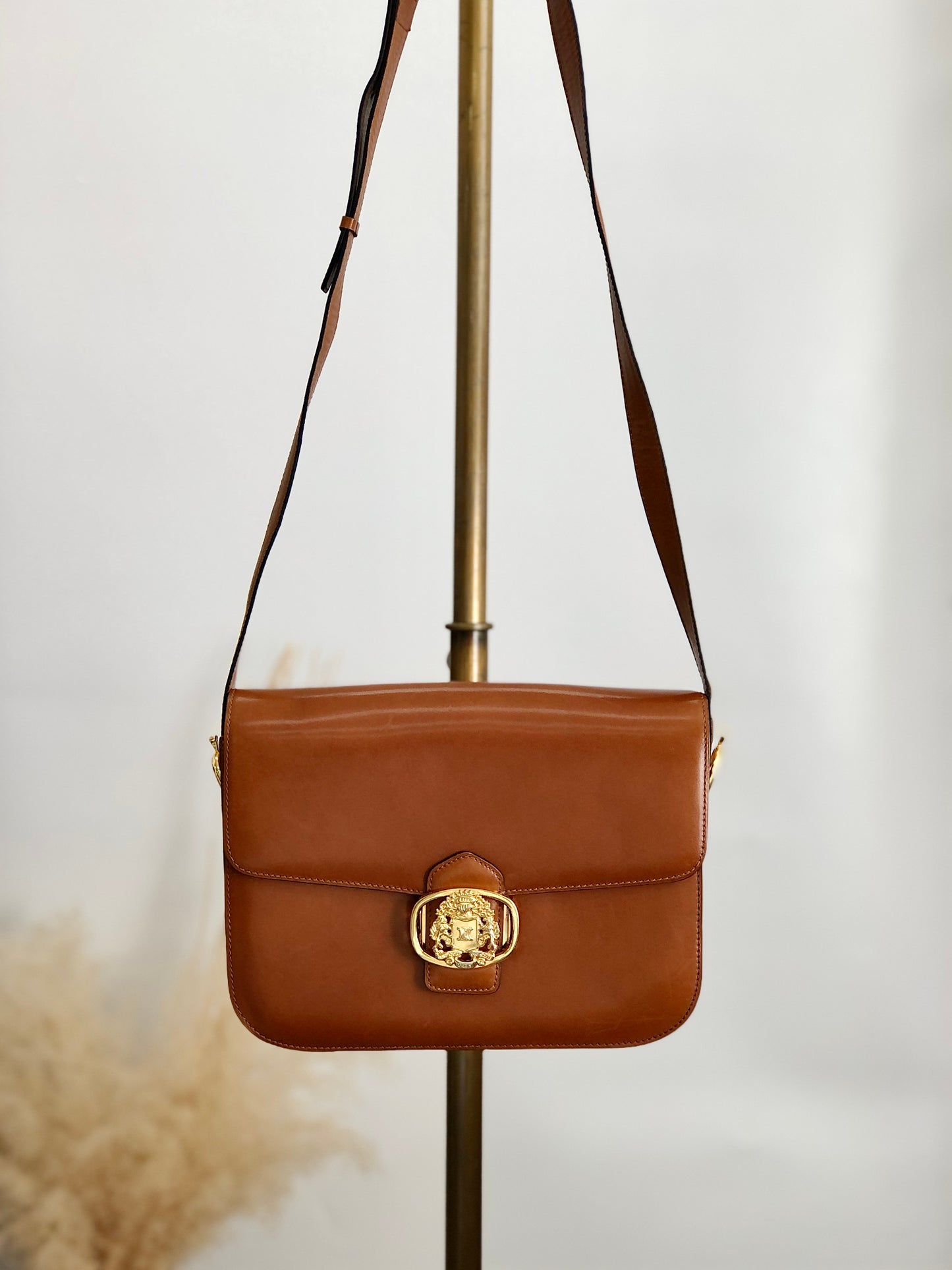 CELINE Emblem Motif Shoulder bag Camel Vintage 4zs7bs