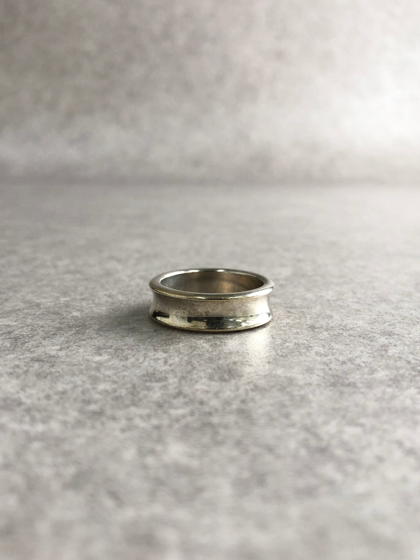 Tiffany & Co. Round Logo Ring Silver Vintage kp5zs7