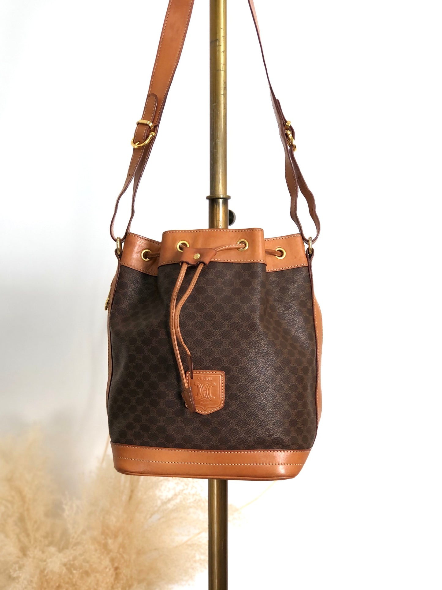CELINE Macadam Blason Drawstring Shoulder bag Brown Vintage 7ce2it