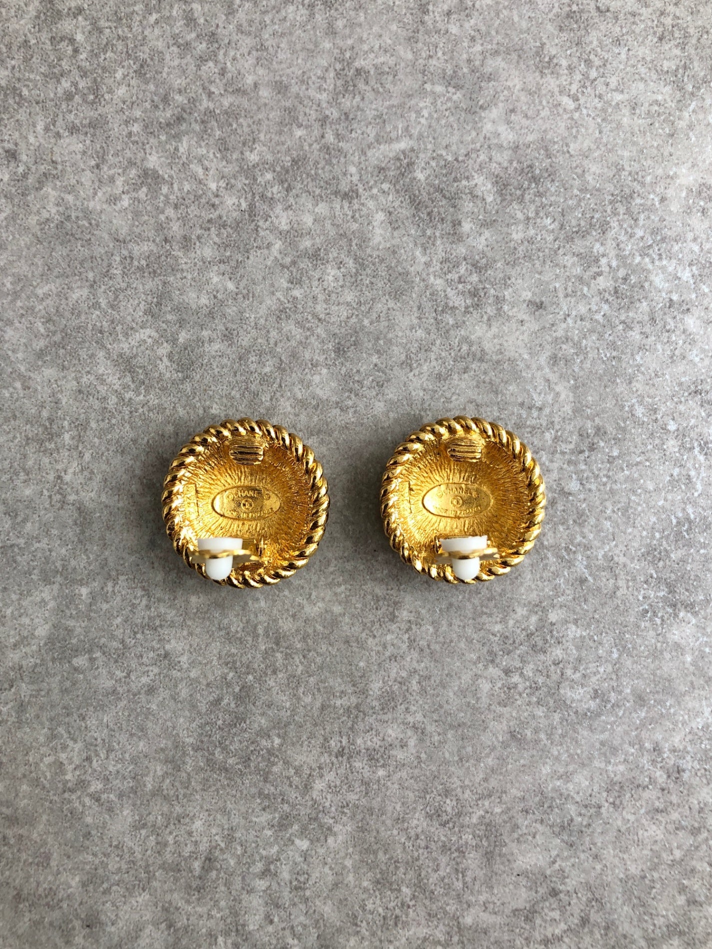 CHANEL Coco Mark Earrings Gold Vintage v8dgvx