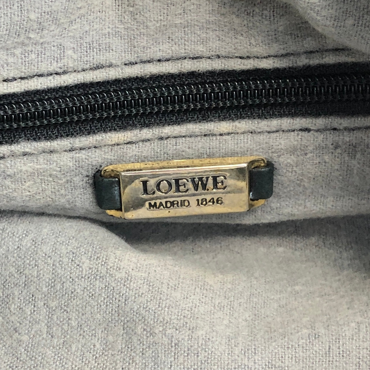 LOEWE Anagram 抽繩單肩包 黑色 復古 s6ygj7
