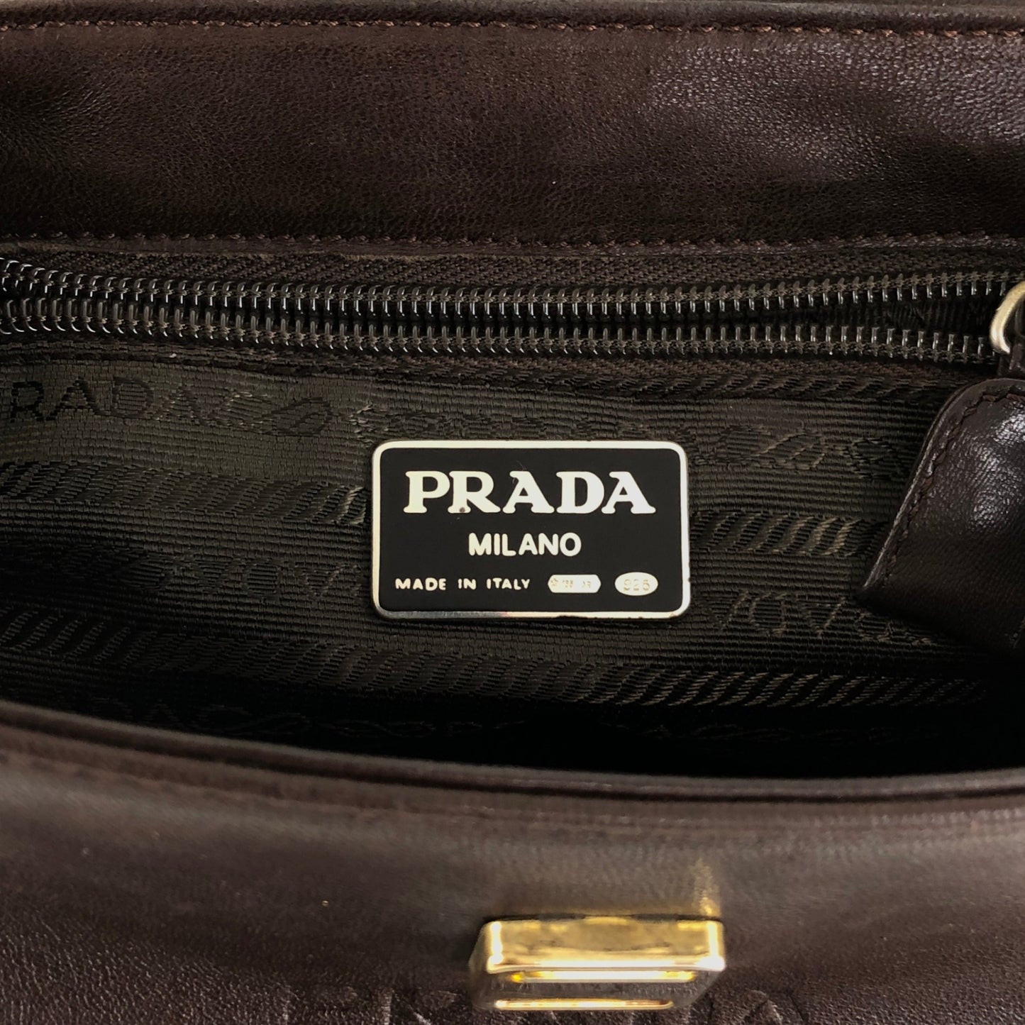 PRADA Logo Embossed Small Handbag Brown Vintage 5zhkhc